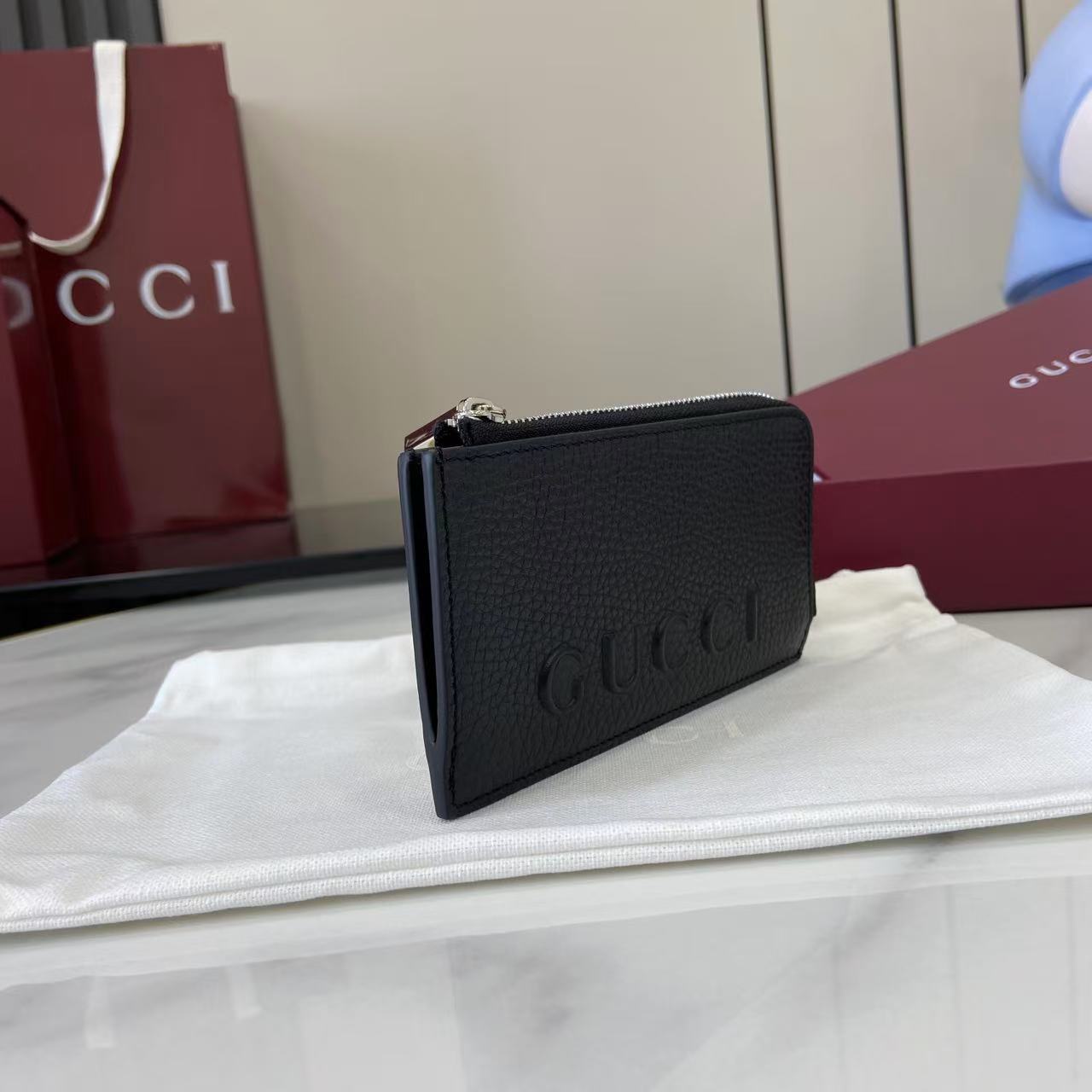 Gucci Zip Card Case With Logo - DesignerGu