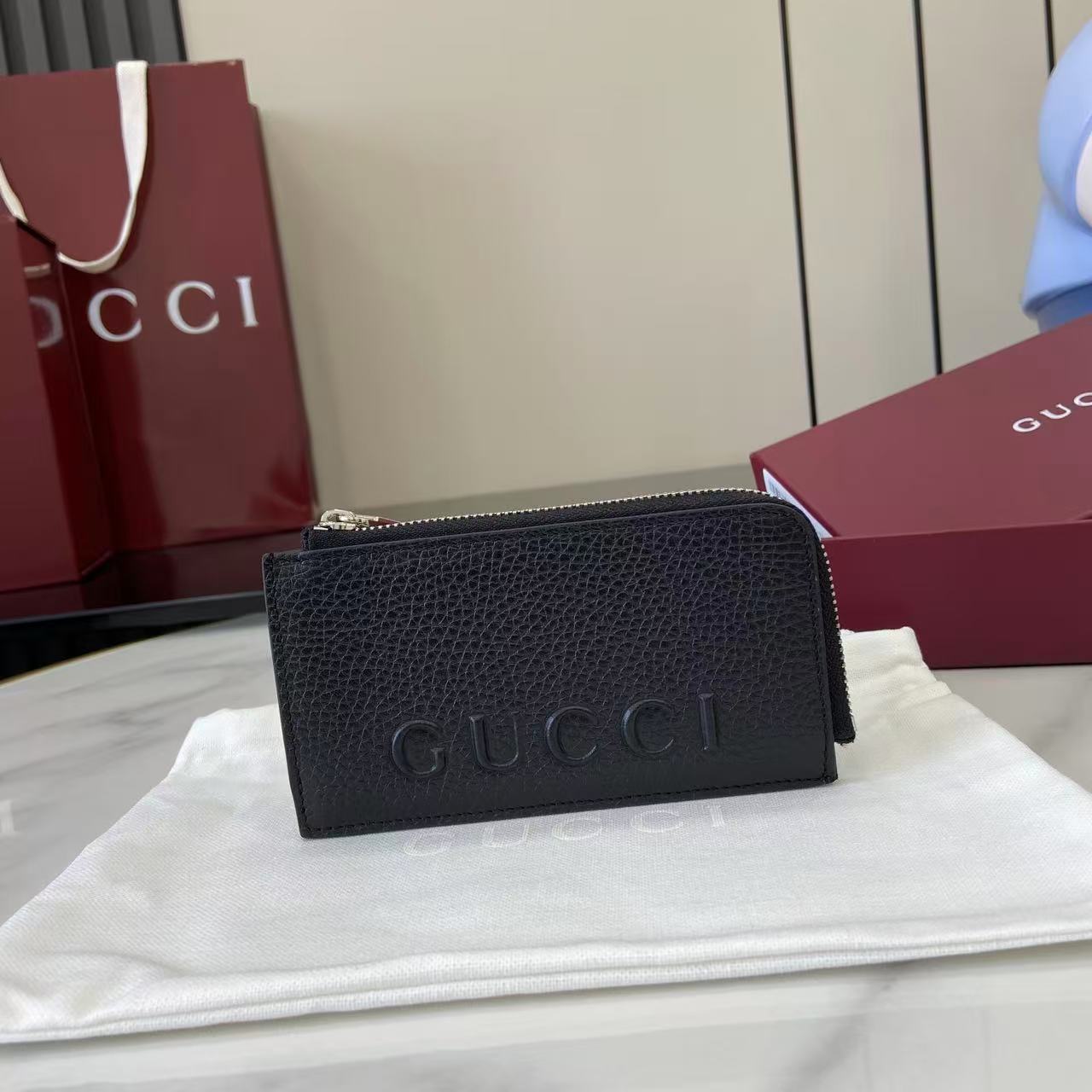 Gucci Zip Card Case With Logo - DesignerGu