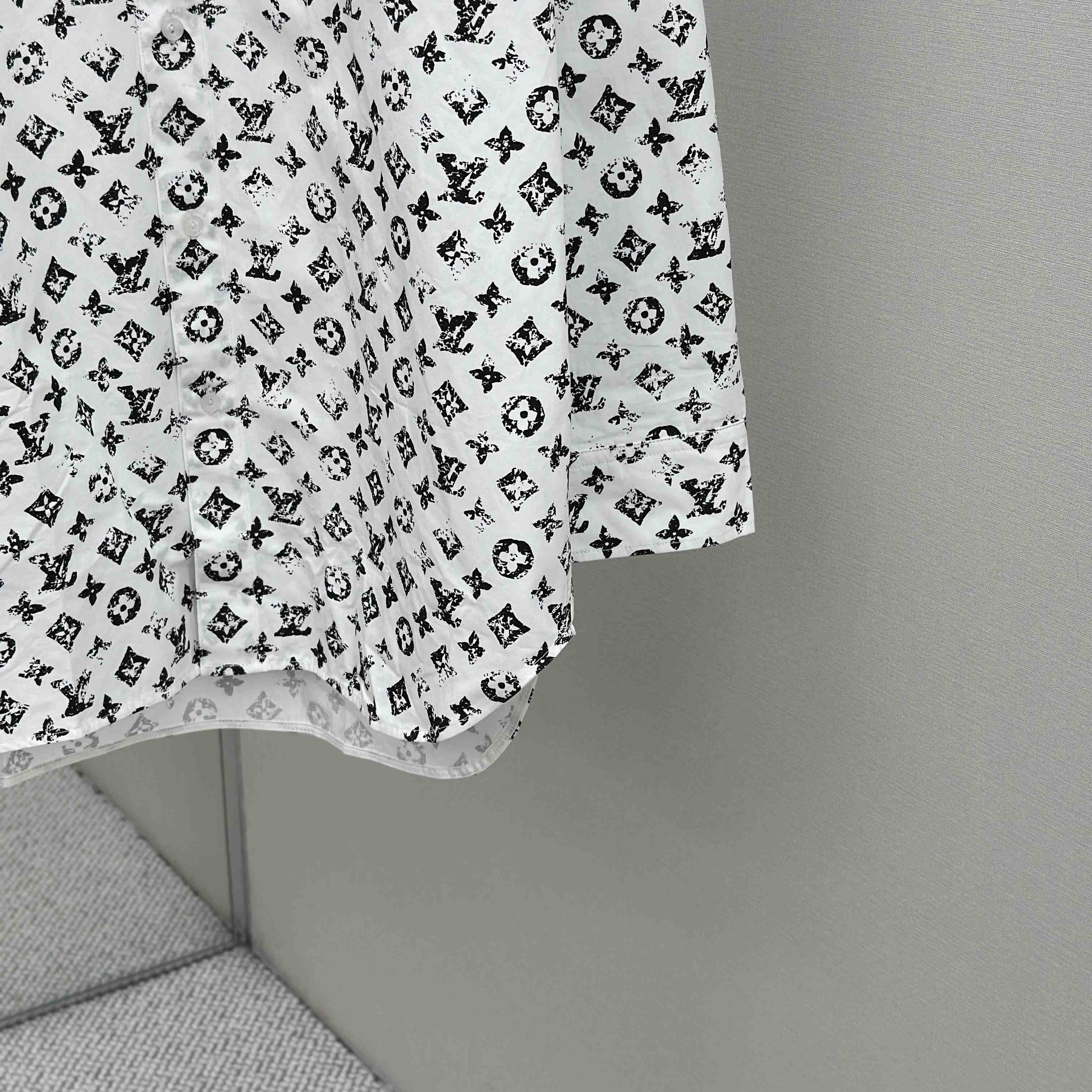 Louis Vuitton Monogram Fil Coupé Shirt   1AHX52 - DesignerGu