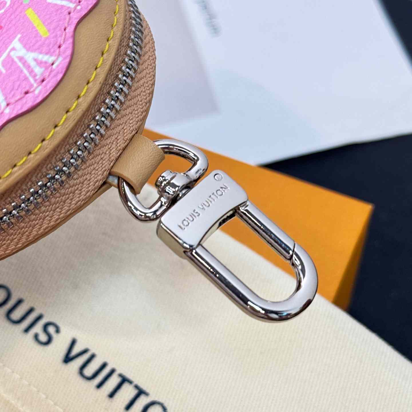 Louis Vuitton LV Donut Bag Charm   M02549 - DesignerGu