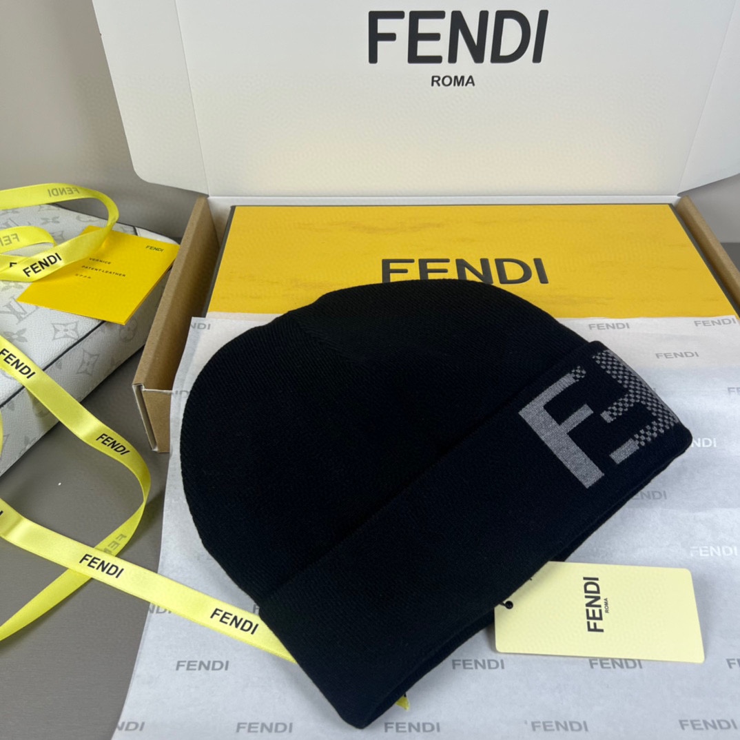 Fendi FF-jacquard Beanie - DesignerGu