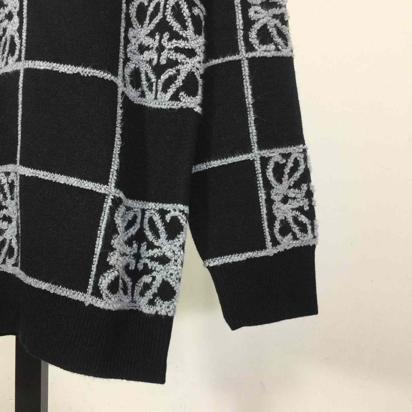 Loewe Sweater In Wool - DesignerGu