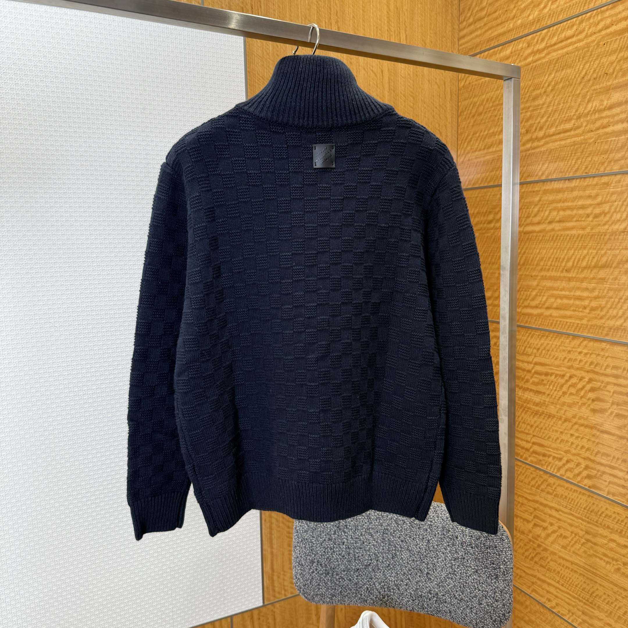 Louis Vuitton Cashmere-Wool Blend Half-Zip Pullover   1AIHNA - DesignerGu