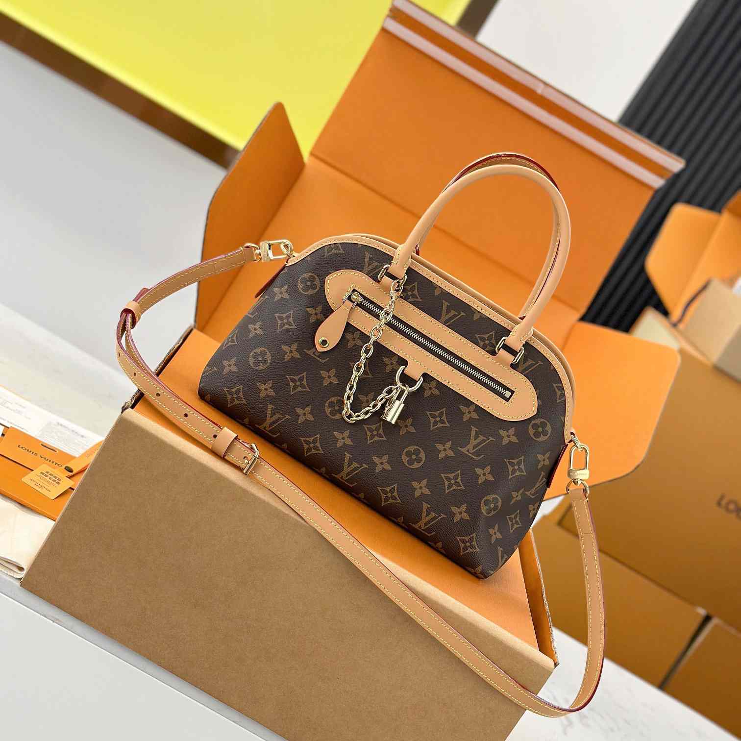 Louis Vuitton Ever More PM   M15208 - DesignerGu