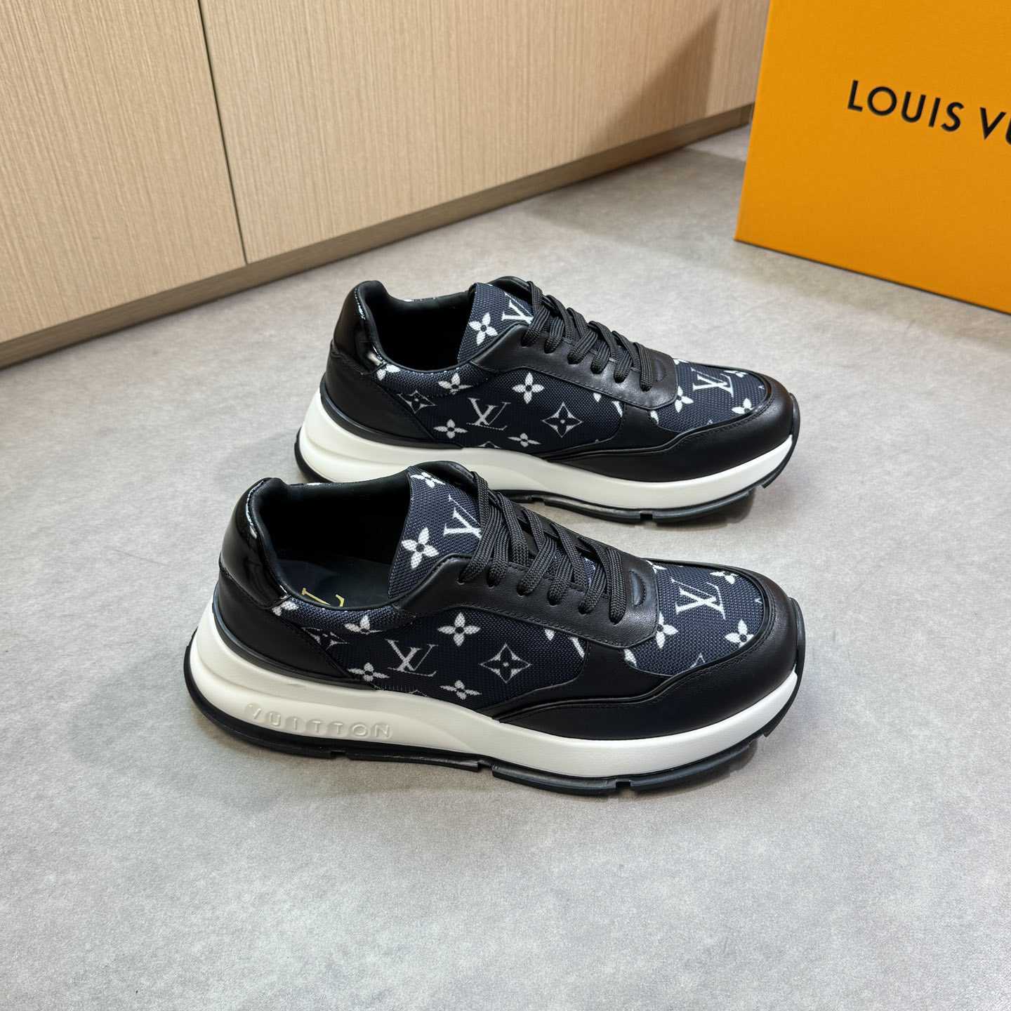 Louis Vuitton Beverly Hills Sneaker - DesignerGu