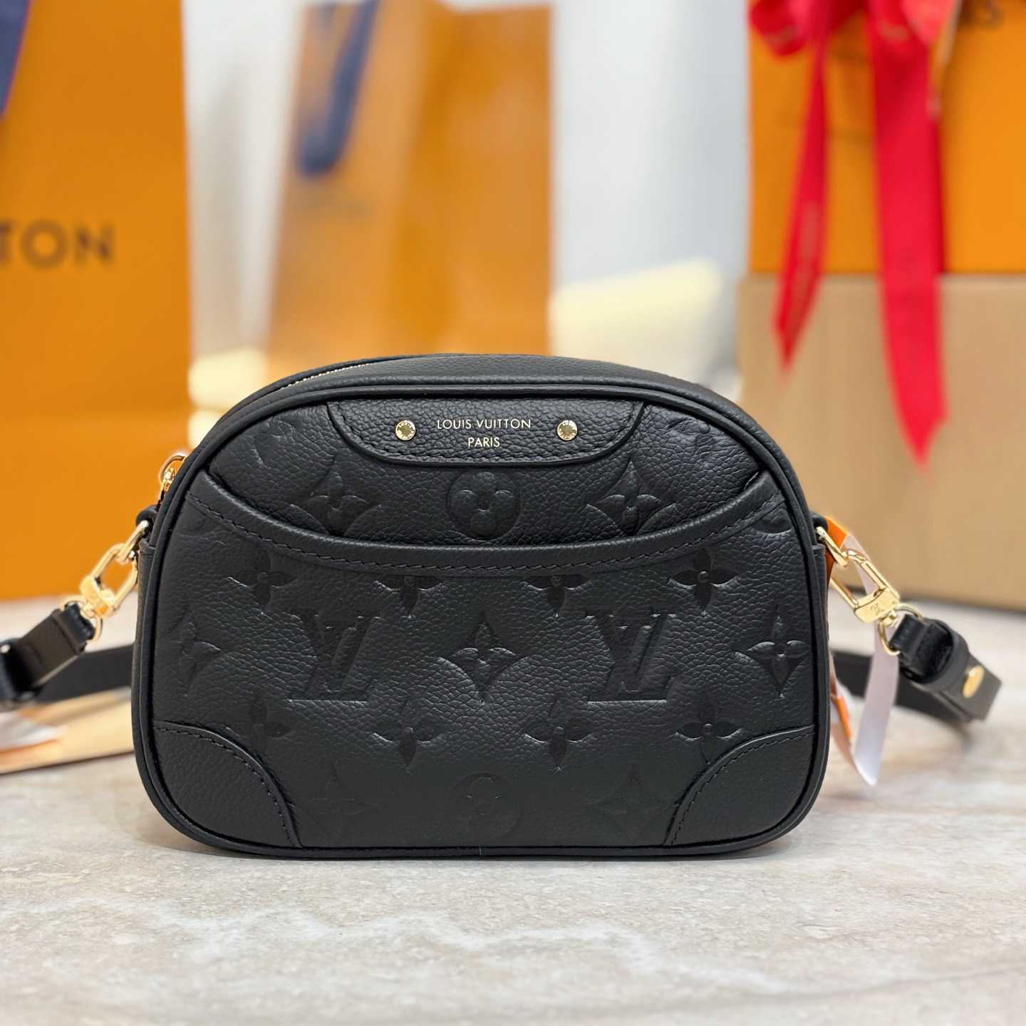 Louis Vuitton Tiny Camera Bag   M25518 - DesignerGu