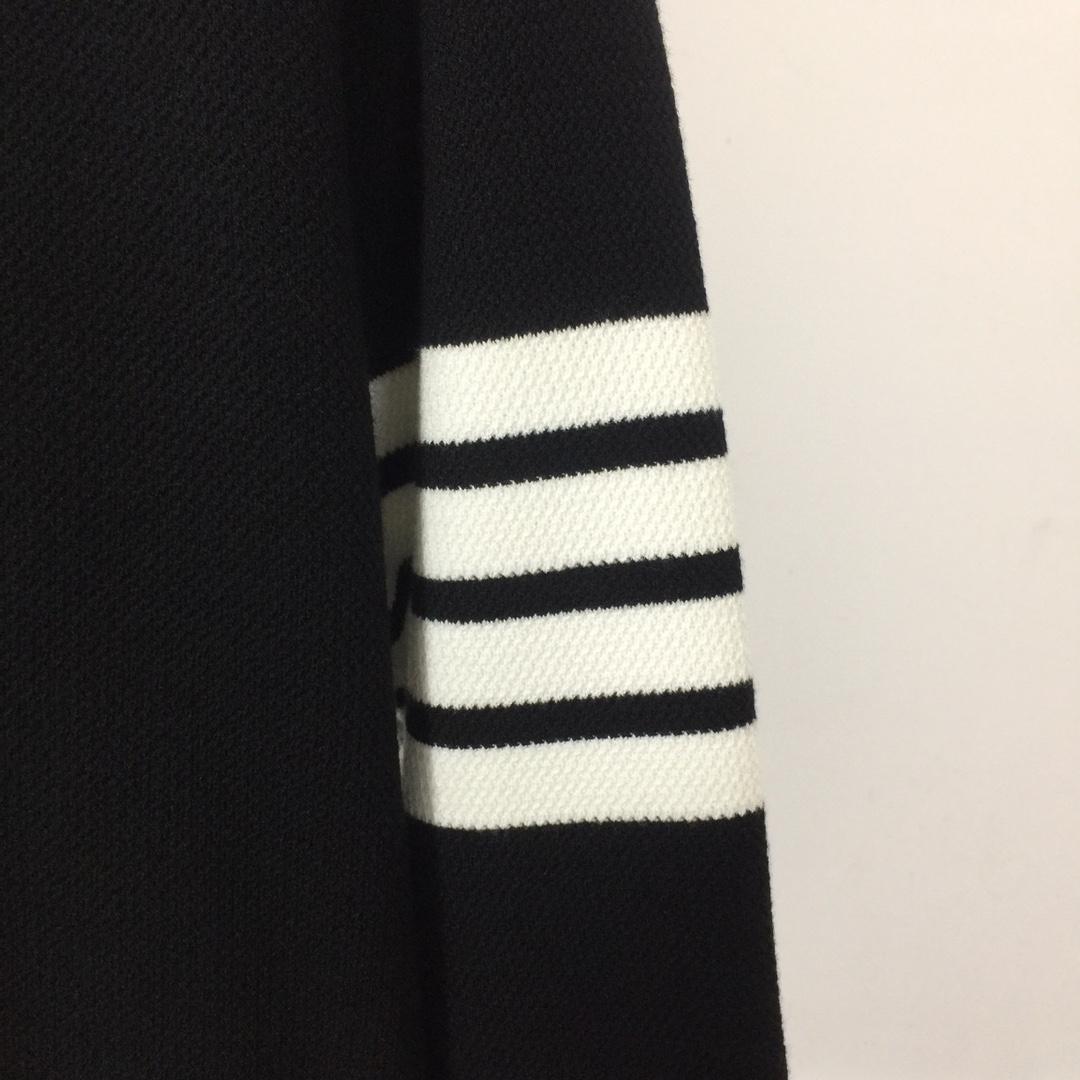 Thom Browne 4-Bar Cardigan - DesignerGu