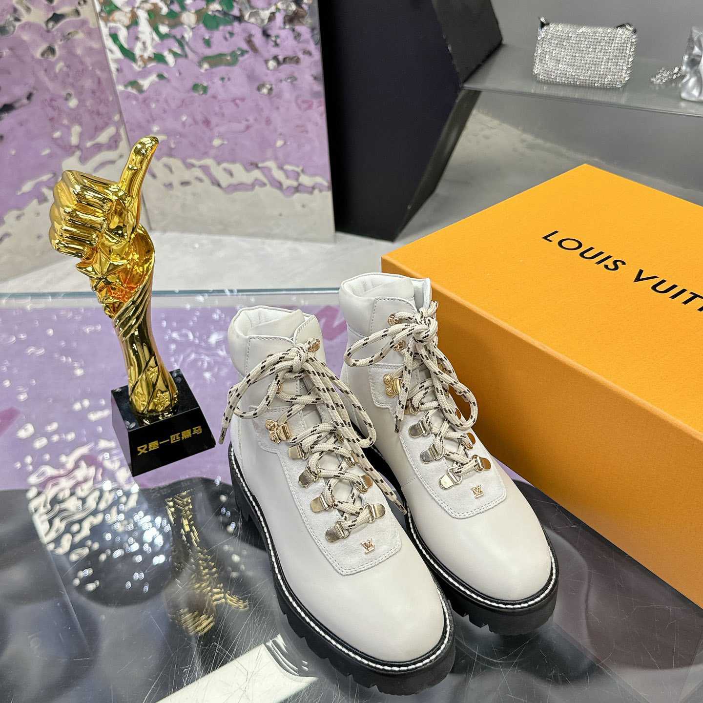 Louis Vuitton Territory Flat Ranger     1ACICS - DesignerGu