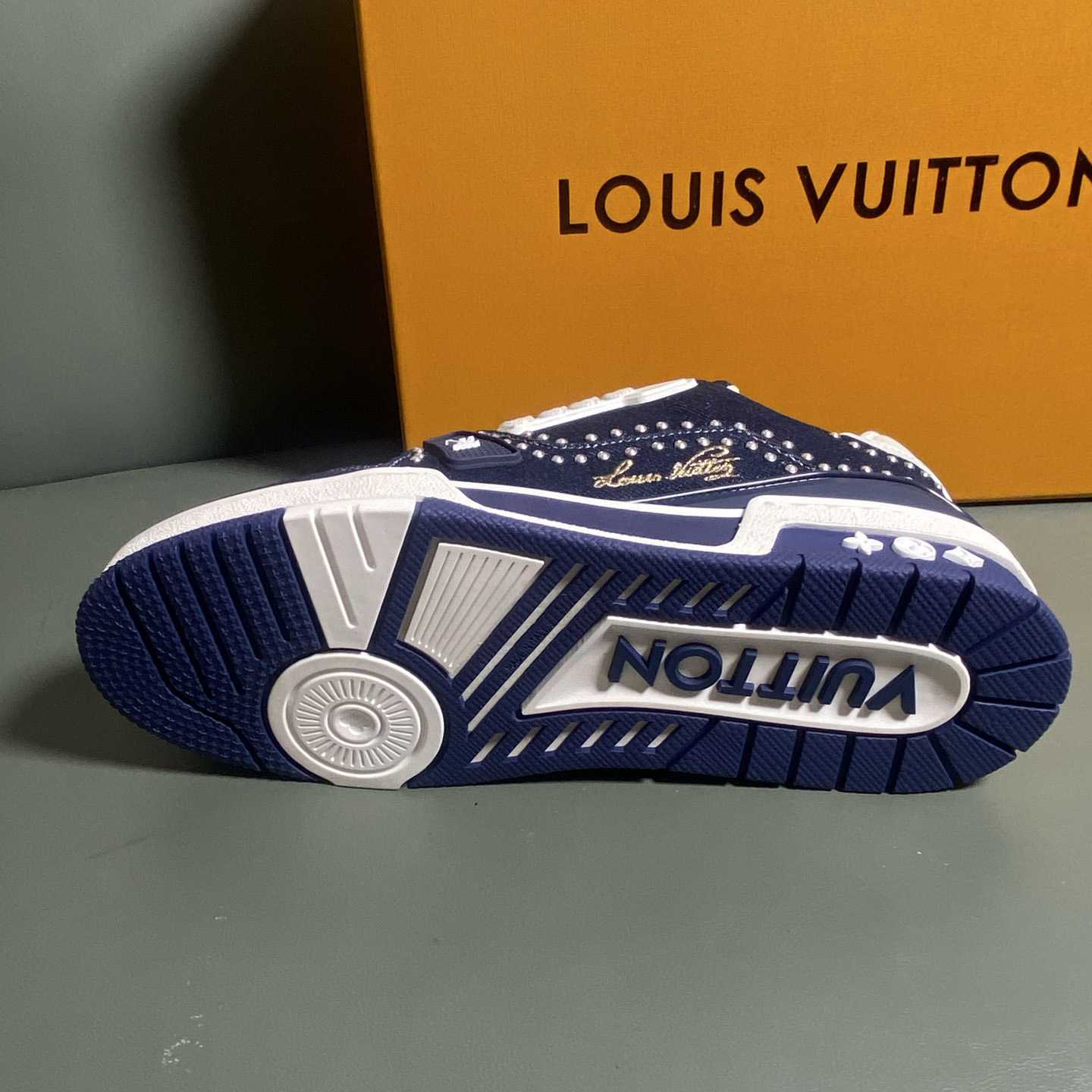 Louis Vuitton LV Trainer Sneaker      1AJ521 - DesignerGu