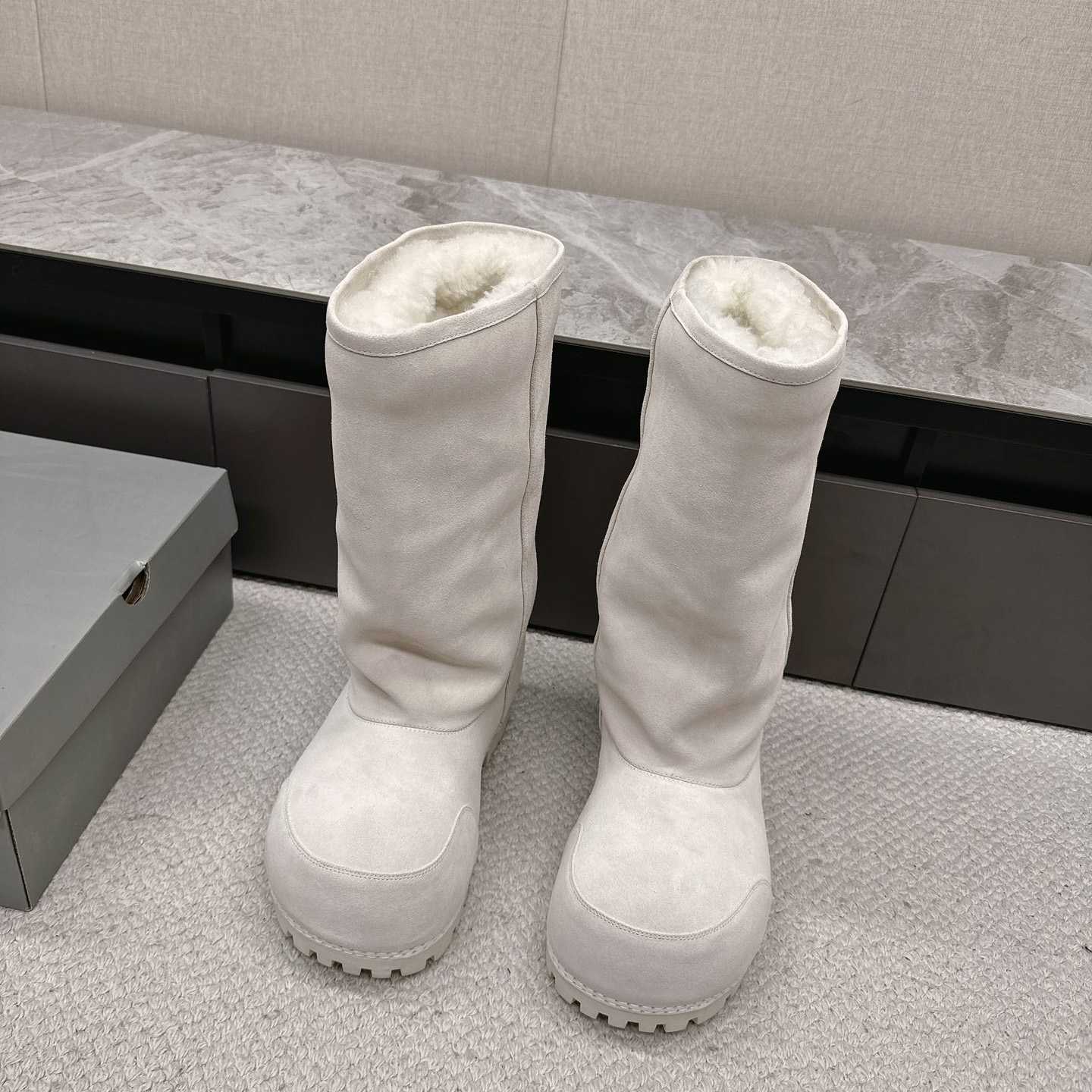 Balenciaga boots - DesignerGu