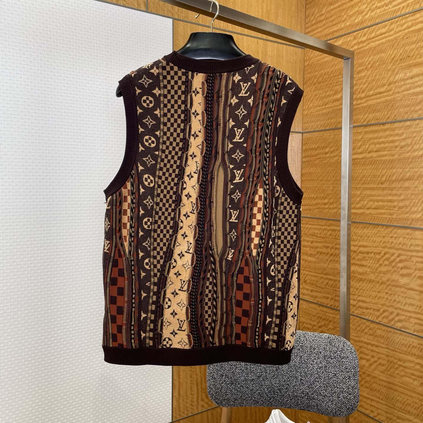Louis Vuitton Cardigan Vest   1AIM64 - DesignerGu