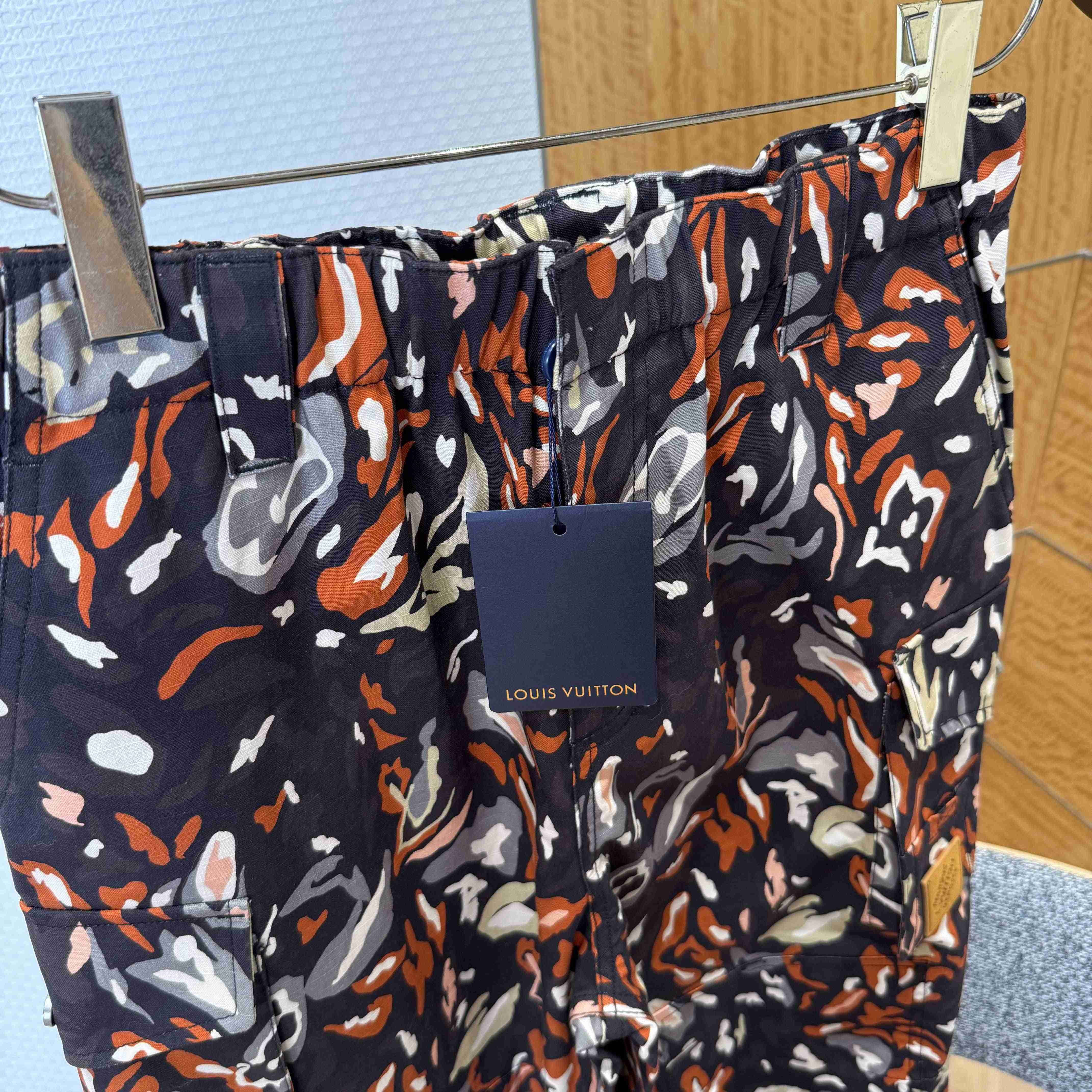 Louis Vuitton Multi Pocket Cargo Pants    - DesignerGu