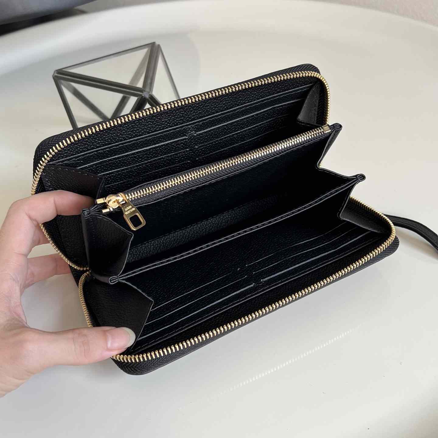 Louis Vuitton Empreinte Zippy Wallet   (19.5X10cm)  m61864 - DesignerGu