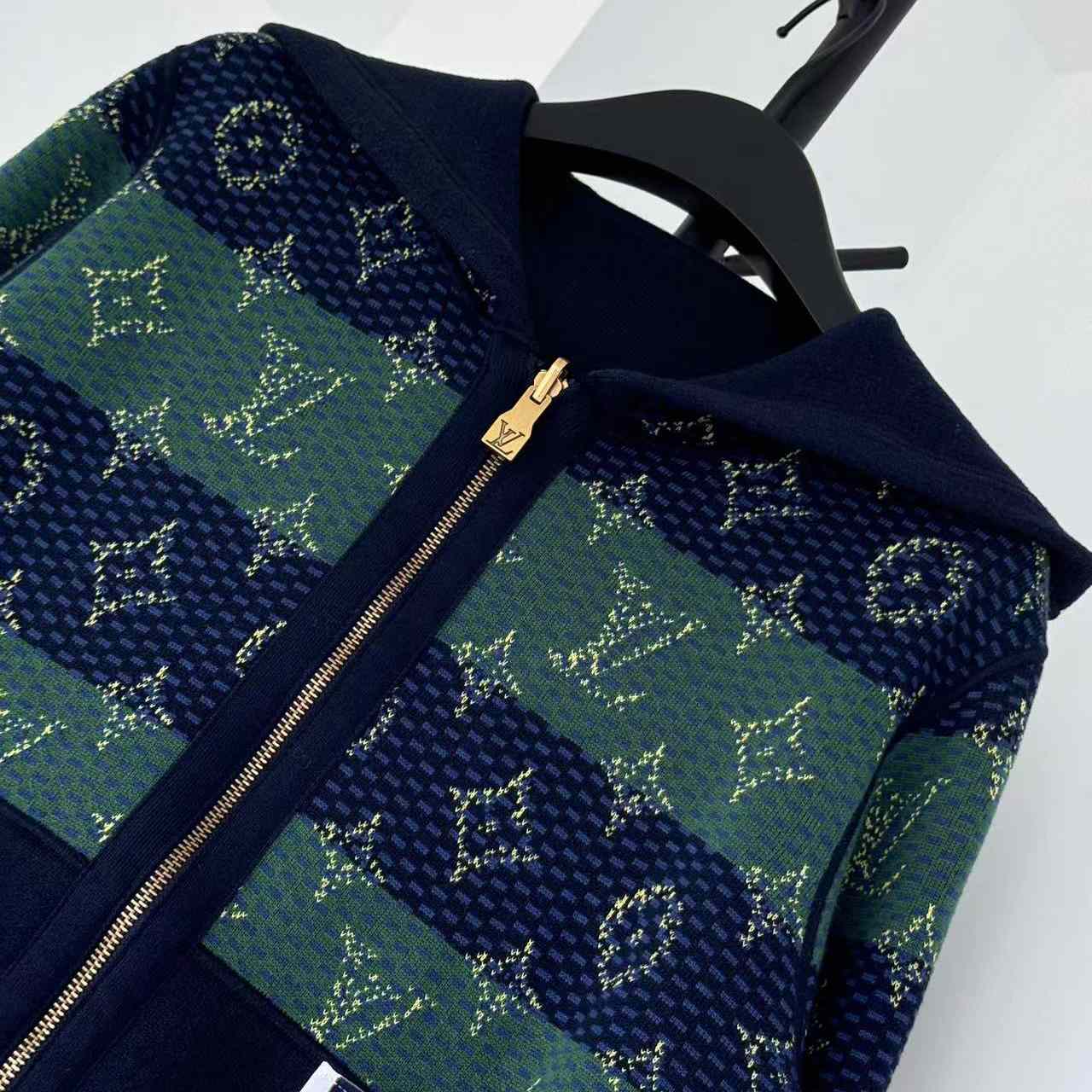 Louis Vuitton Monogram Double Face Reversible Hoodie    1AIJZ5 - DesignerGu