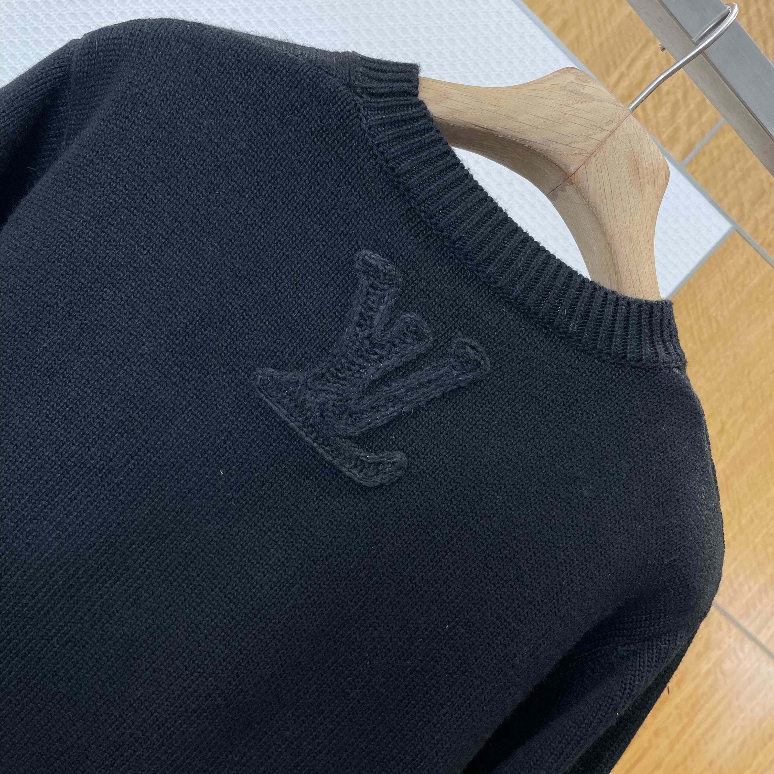 Louis Vuitton Embellished Knitted Crewneck   1AJBWX - DesignerGu