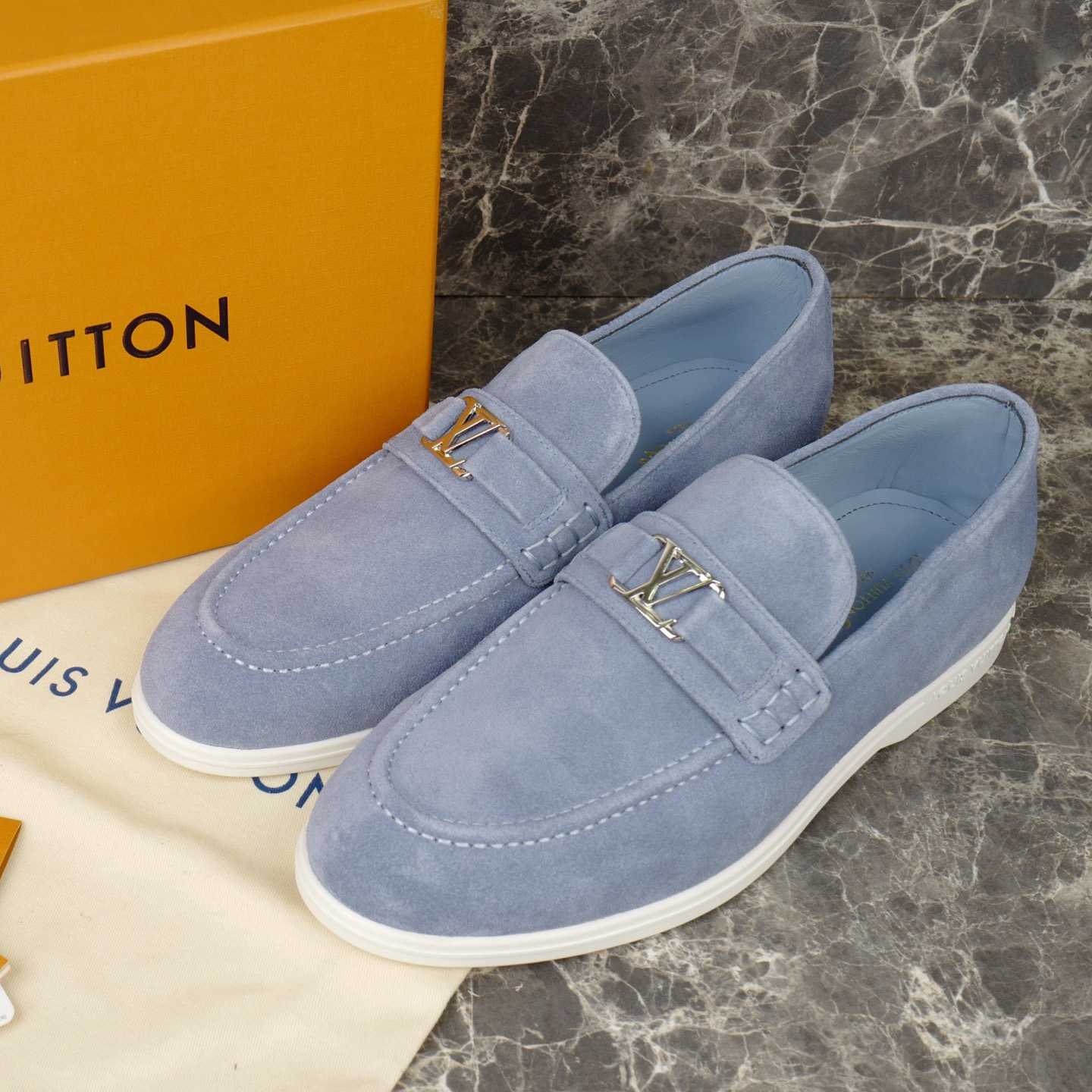 Louis Vuitton Estate Loafers   1AHRCN - DesignerGu