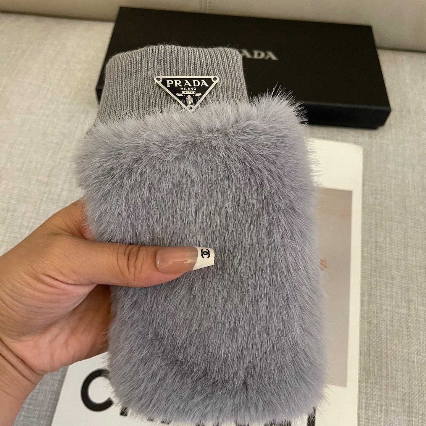 Prada Women's Gloves  - DesignerGu