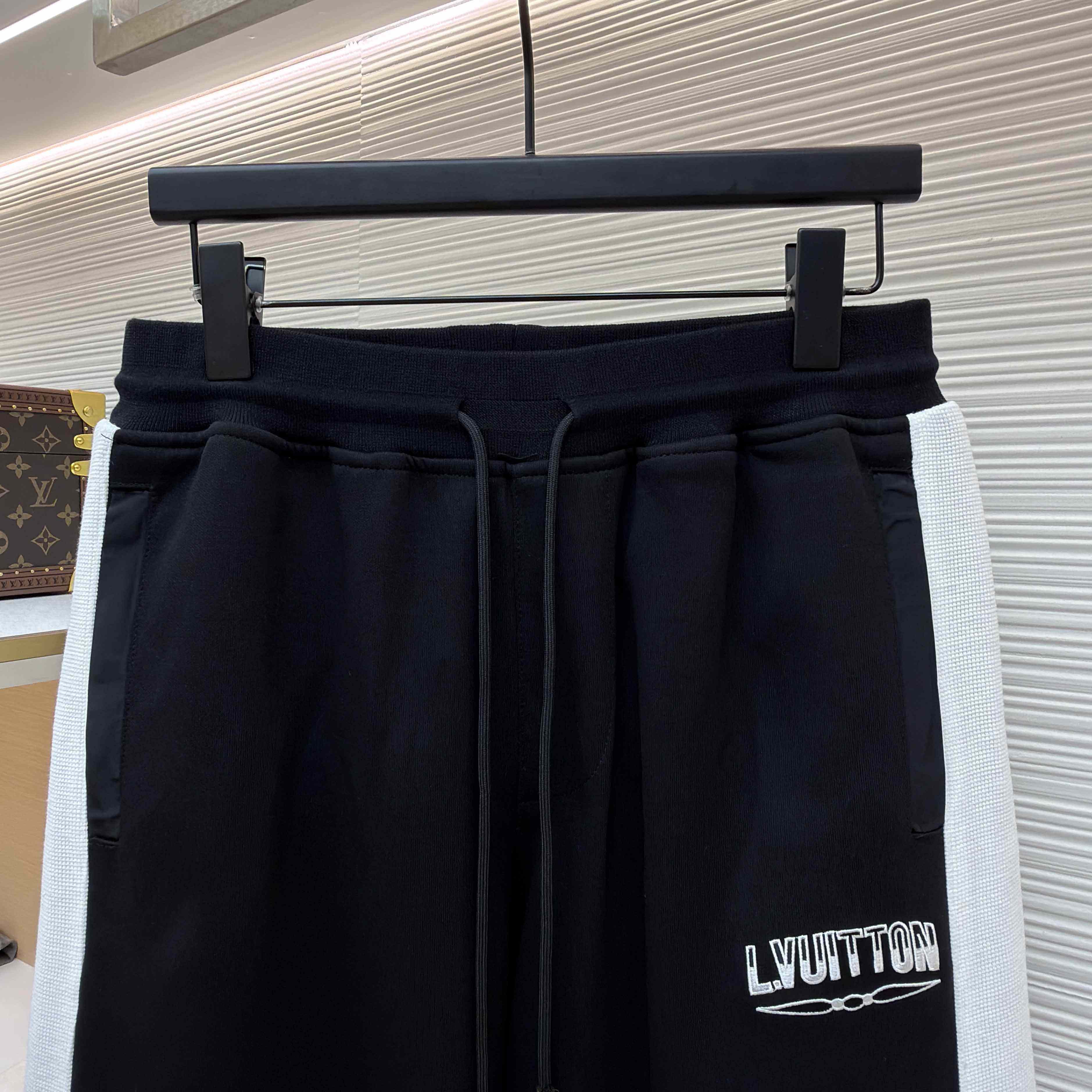 Louis Vuitton Hybrid Jersey Pants   1AHWAR - DesignerGu