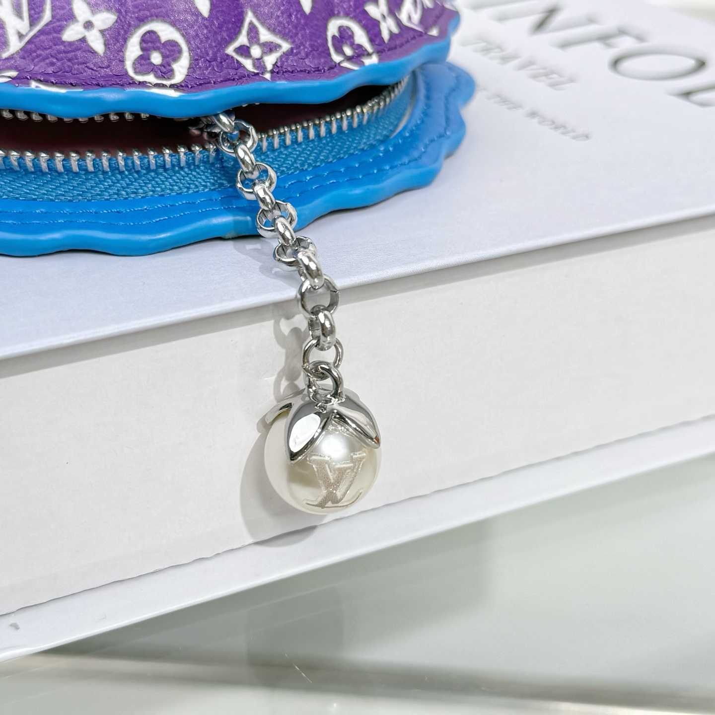 Louis Vuitton LV Shell Bag Charm    - DesignerGu