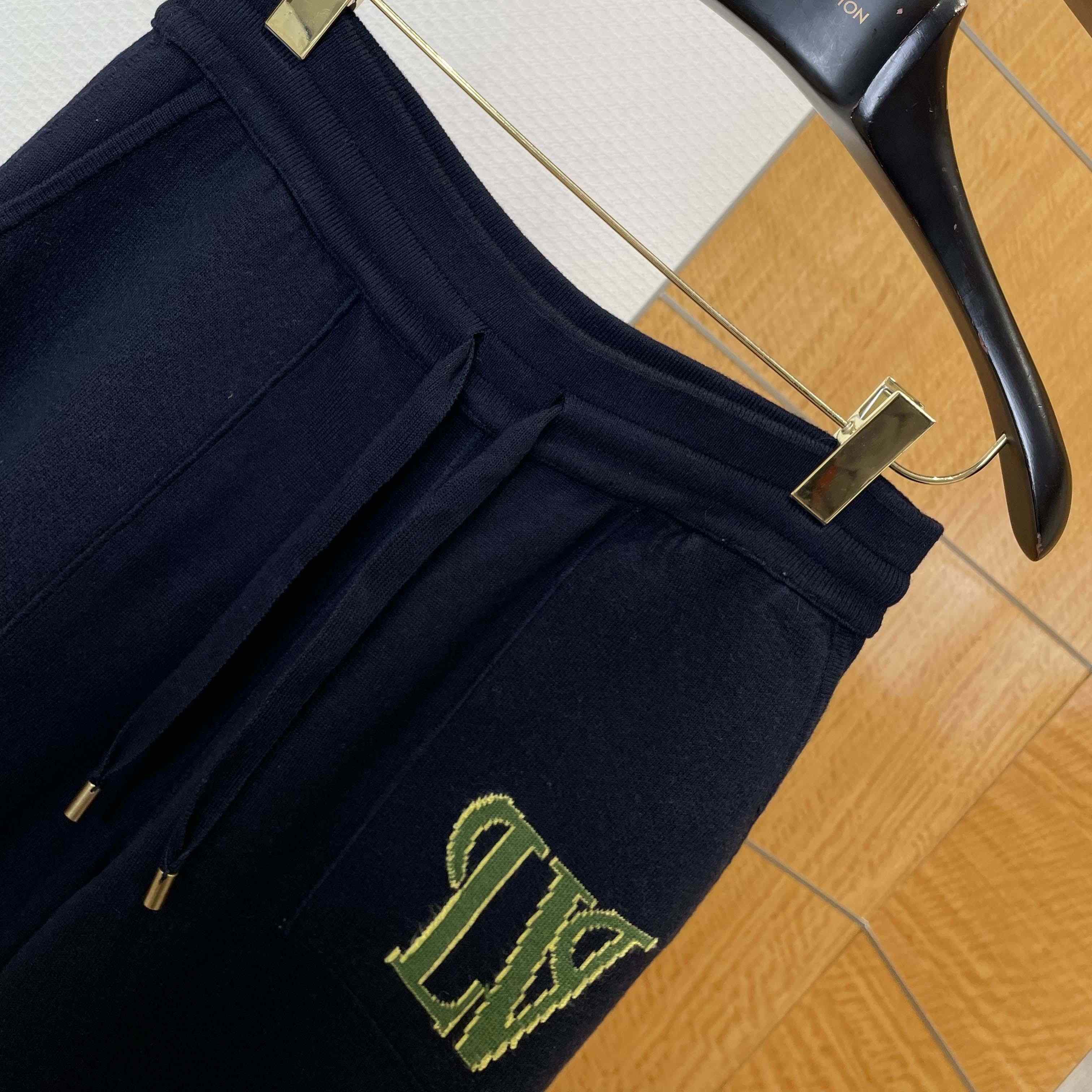 Louis Vuitton Double Face Jogging Pants   1AIJZF - DesignerGu