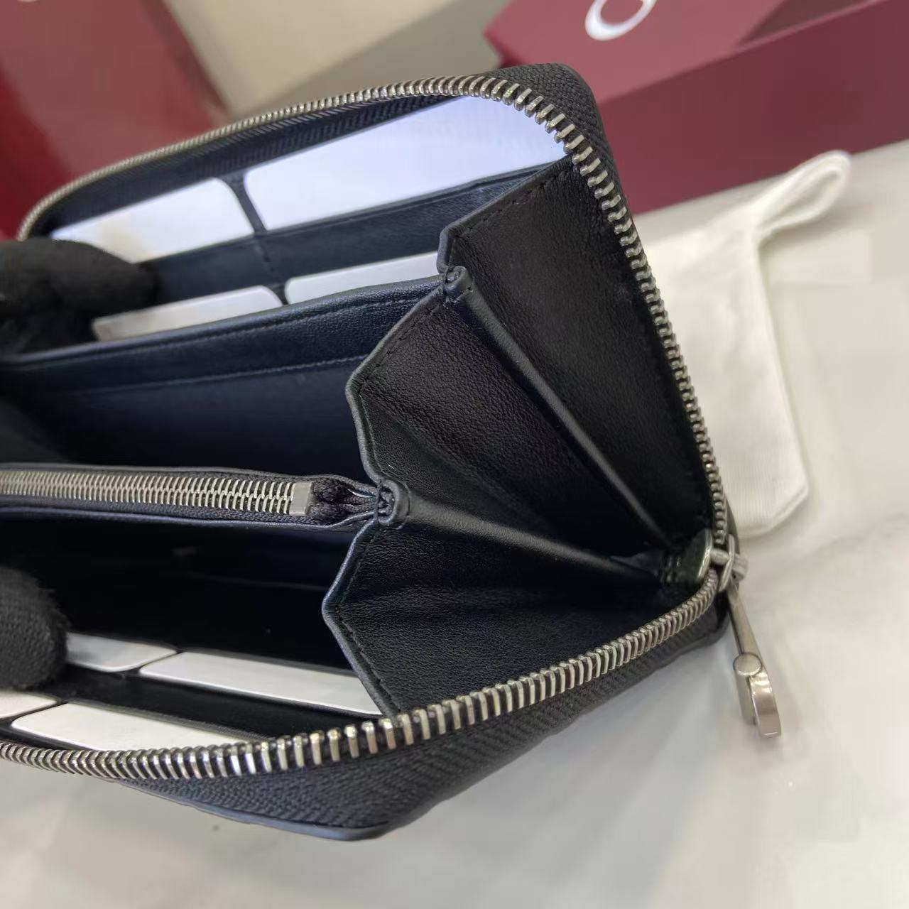 Gucci GG Emblem Zip Around Wallet - DesignerGu