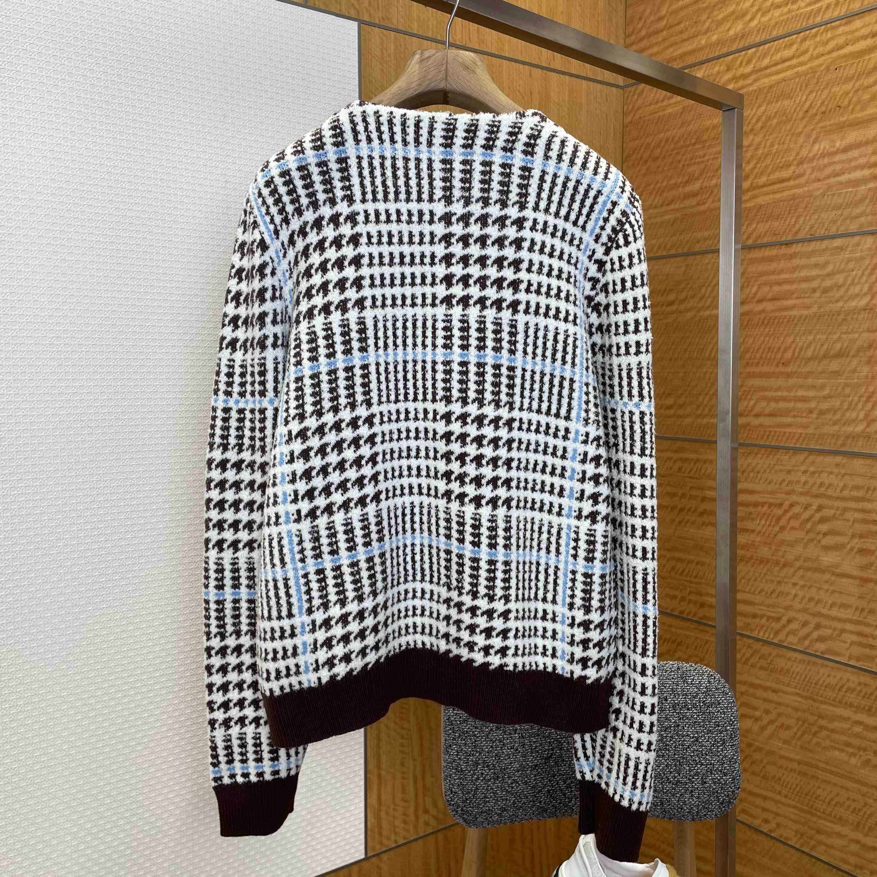 Louis Vuitton Textured Plaid Cardigan   1AJBSP - DesignerGu