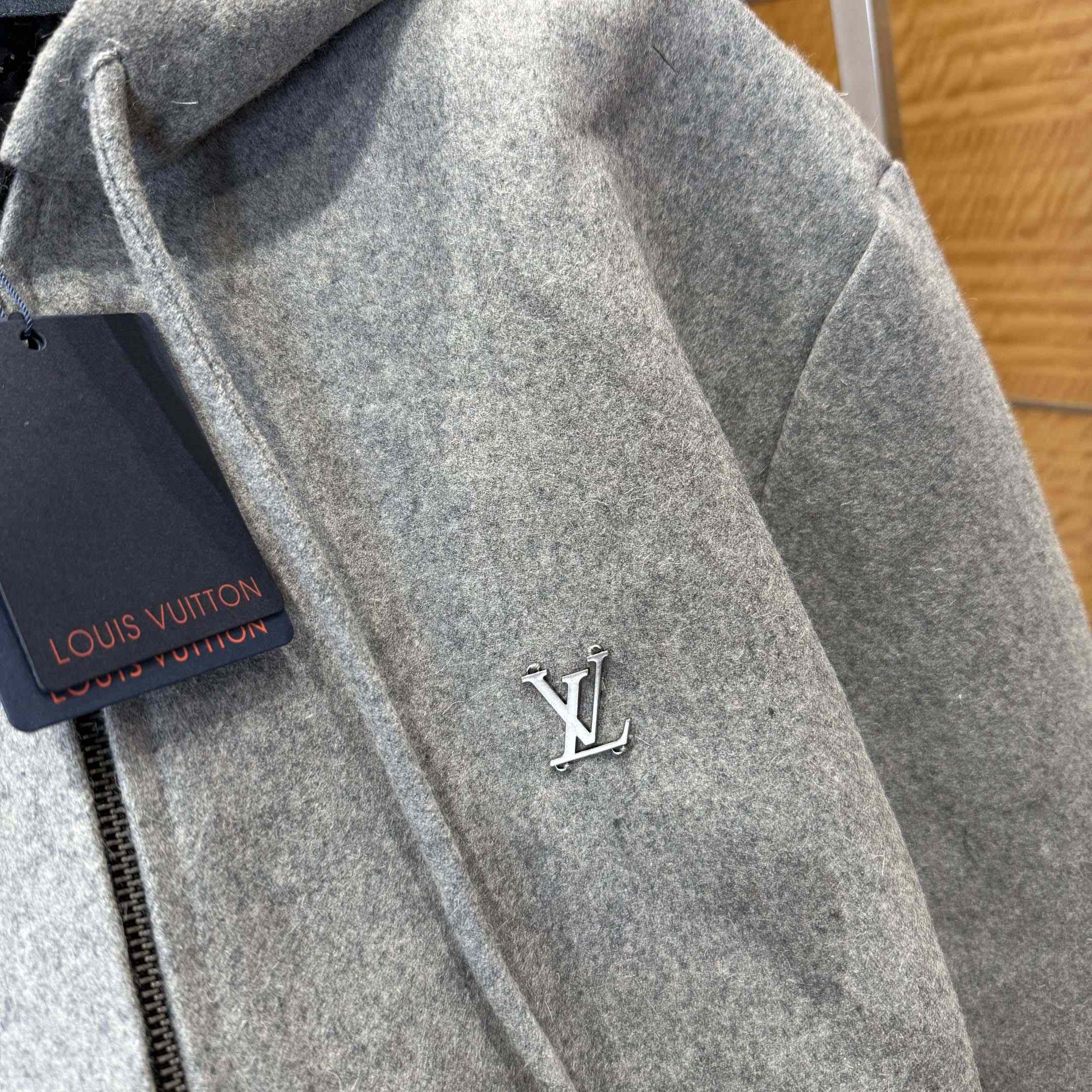 Louis Vuitton Tailored Technical Wool Hooded Blouson   1AFYBQ - DesignerGu