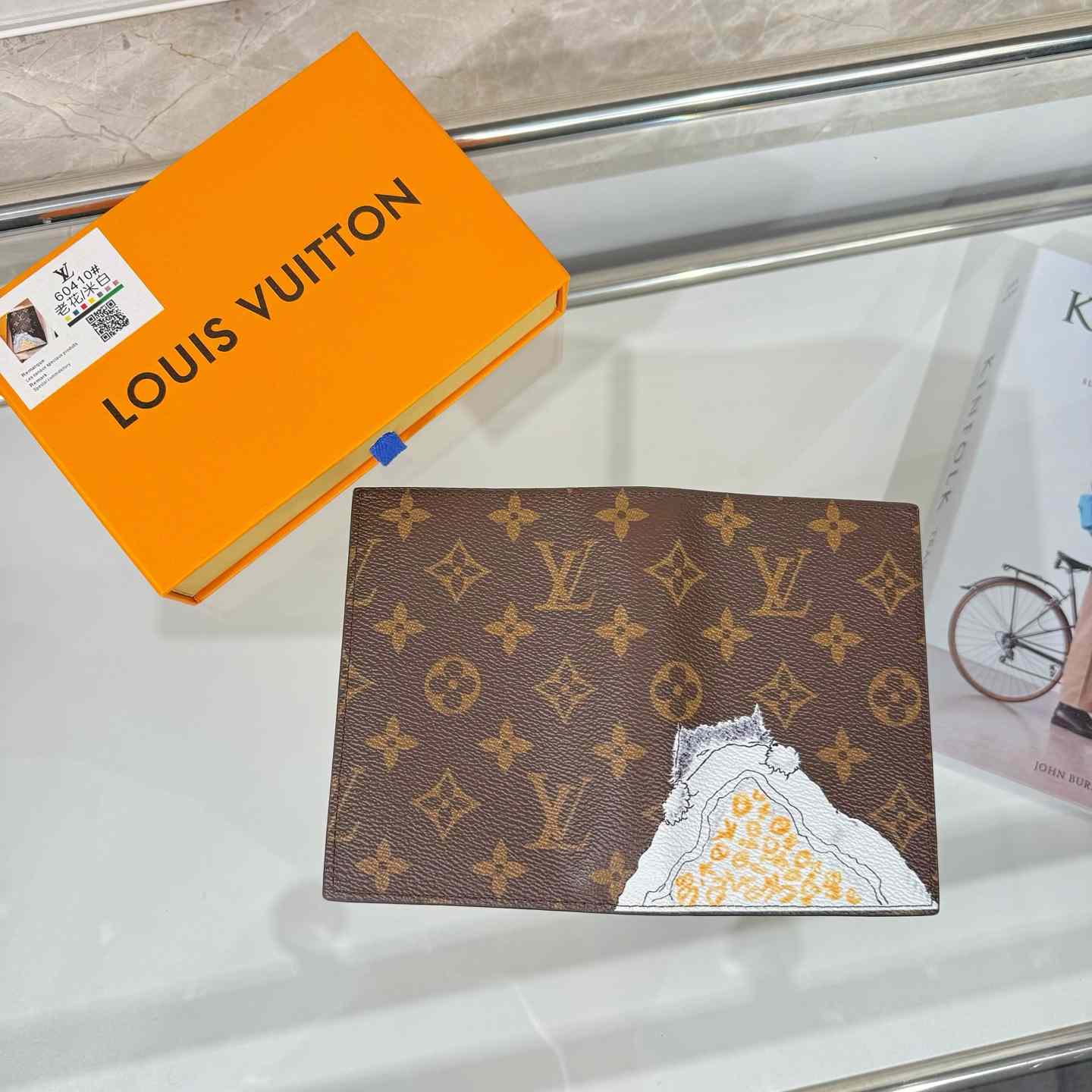Louis Vuitton Passport Cover   M25753 - DesignerGu