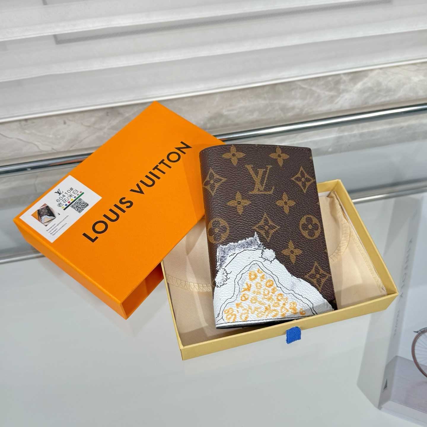 Louis Vuitton Passport Cover   M25753 - DesignerGu