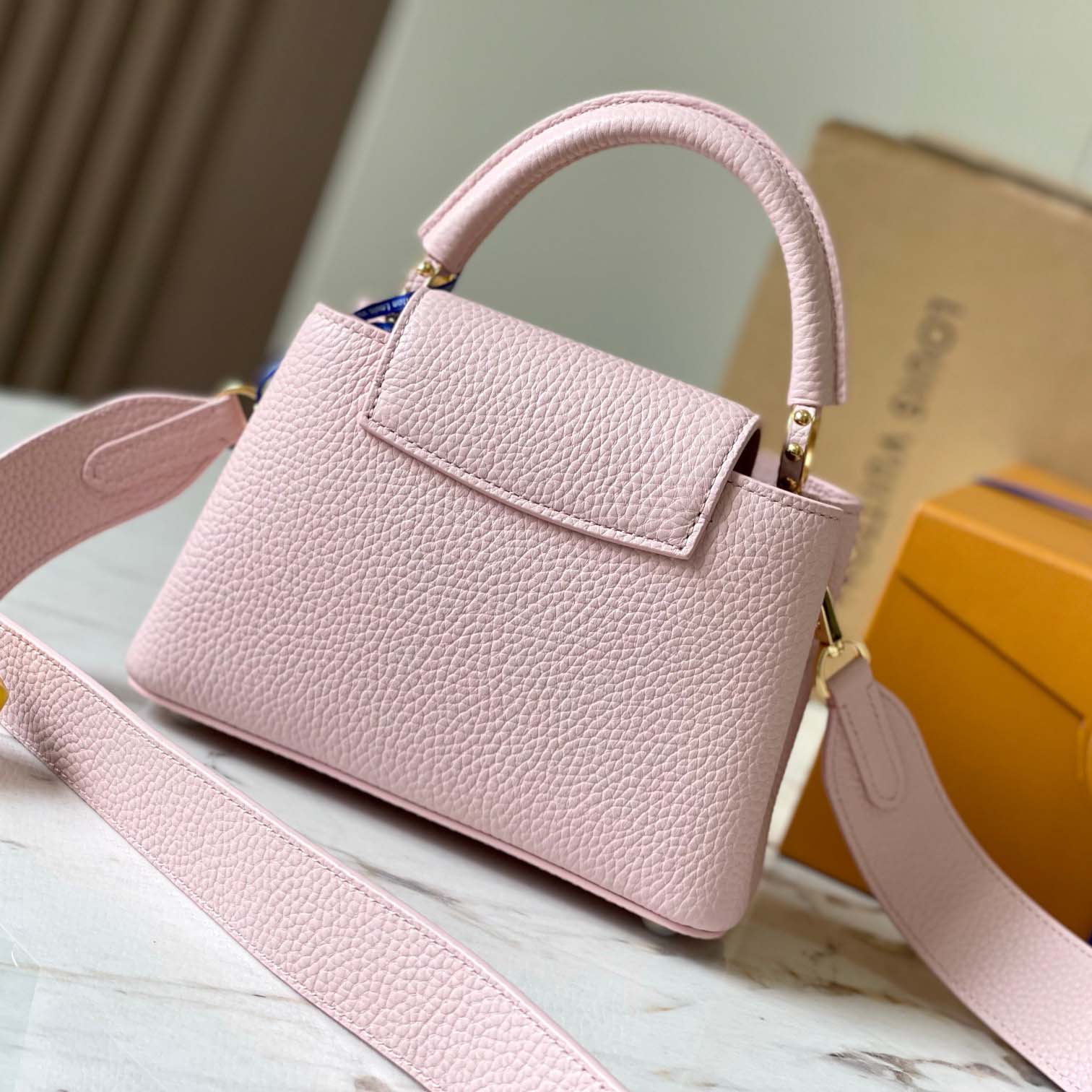 Louis Vuitton Capucines Mini   M59433 - DesignerGu