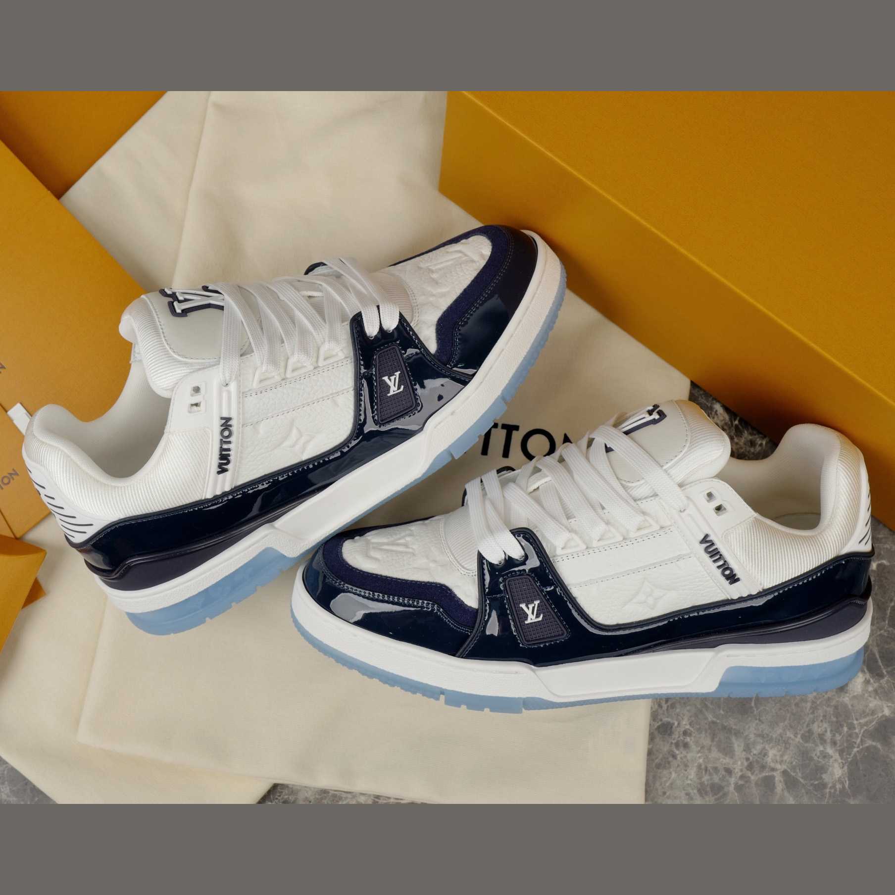 Louis Vuitton LV Trainer Sneaker   1AJ190 - DesignerGu