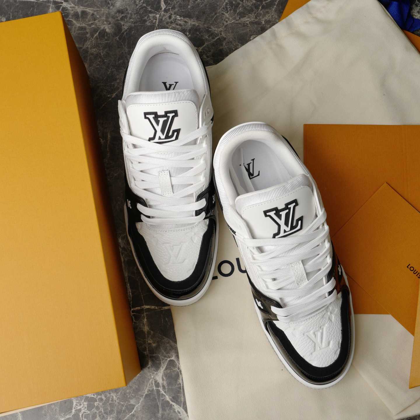 Louis Vuitton LV Trainer Sneaker   1AJ130 - DesignerGu