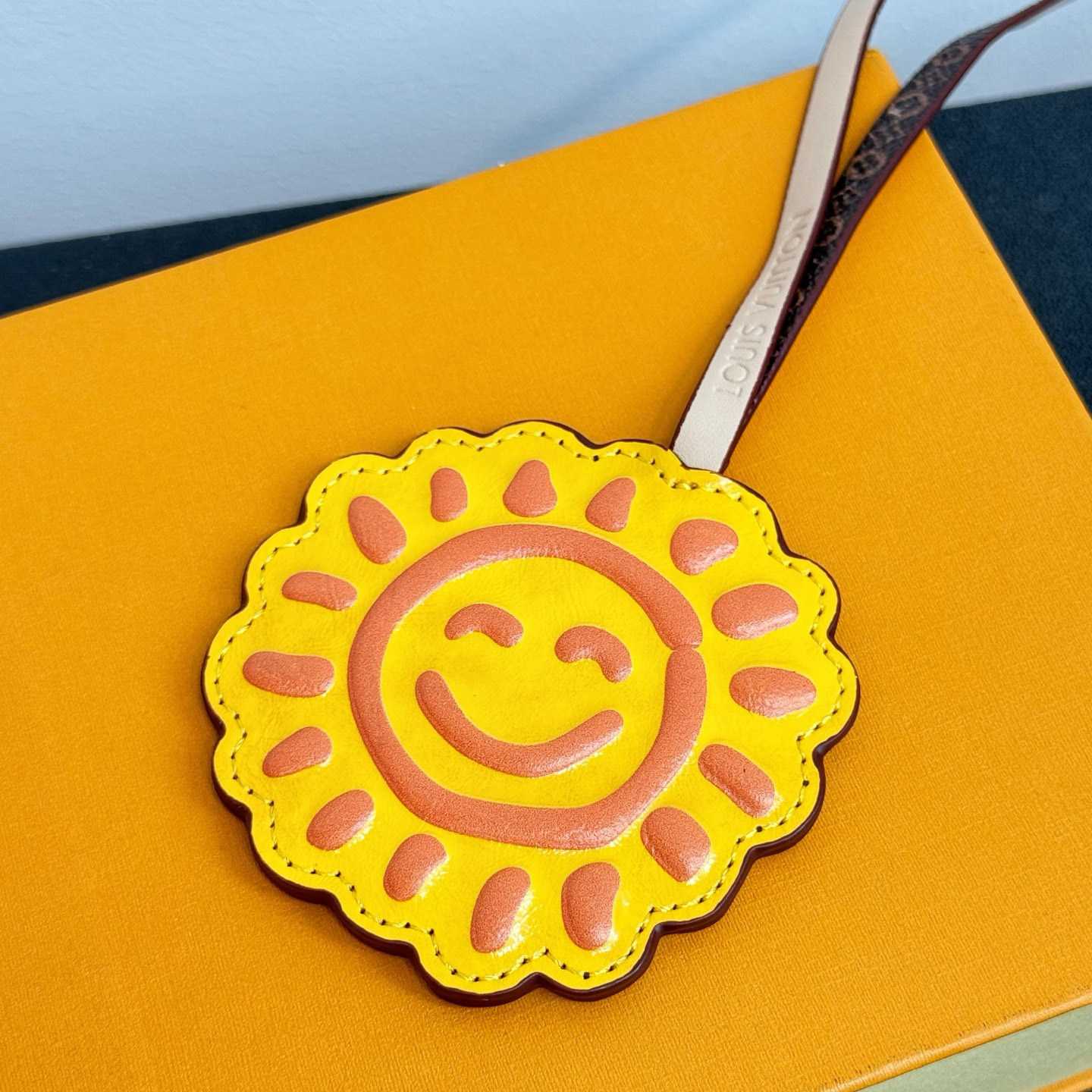 Louis Vuitton LV Sun Bag Charm   M02550 - DesignerGu