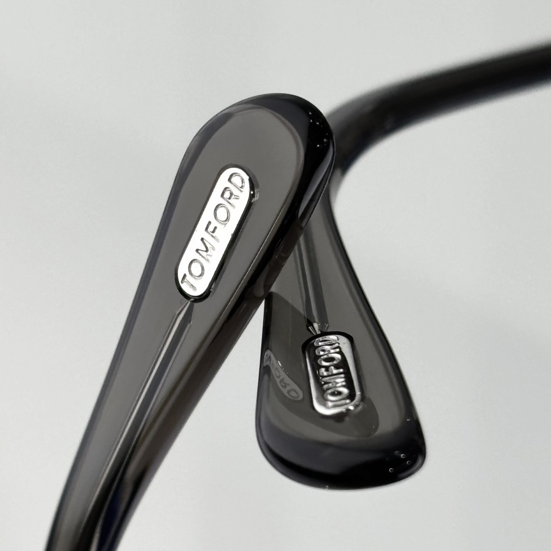 Tom Ford TF884 Sunglasses - DesignerGu