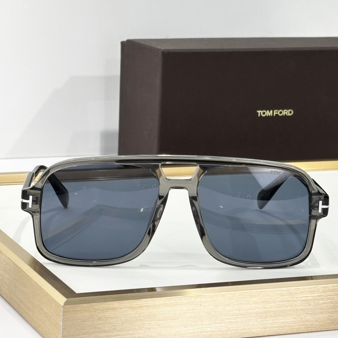 Tom Ford TF884 Sunglasses - DesignerGu