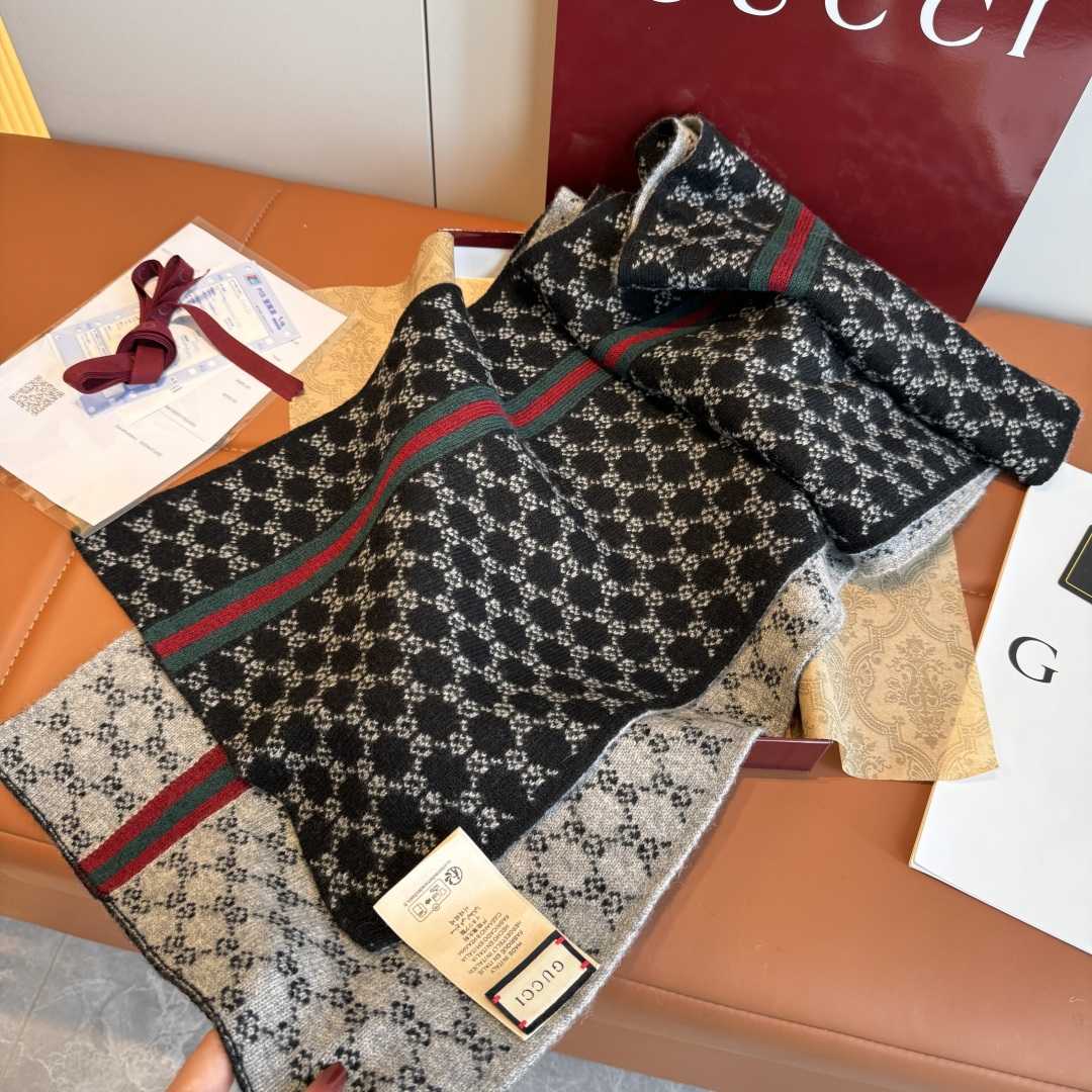 Gucci GG Supreme Scarf - DesignerGu