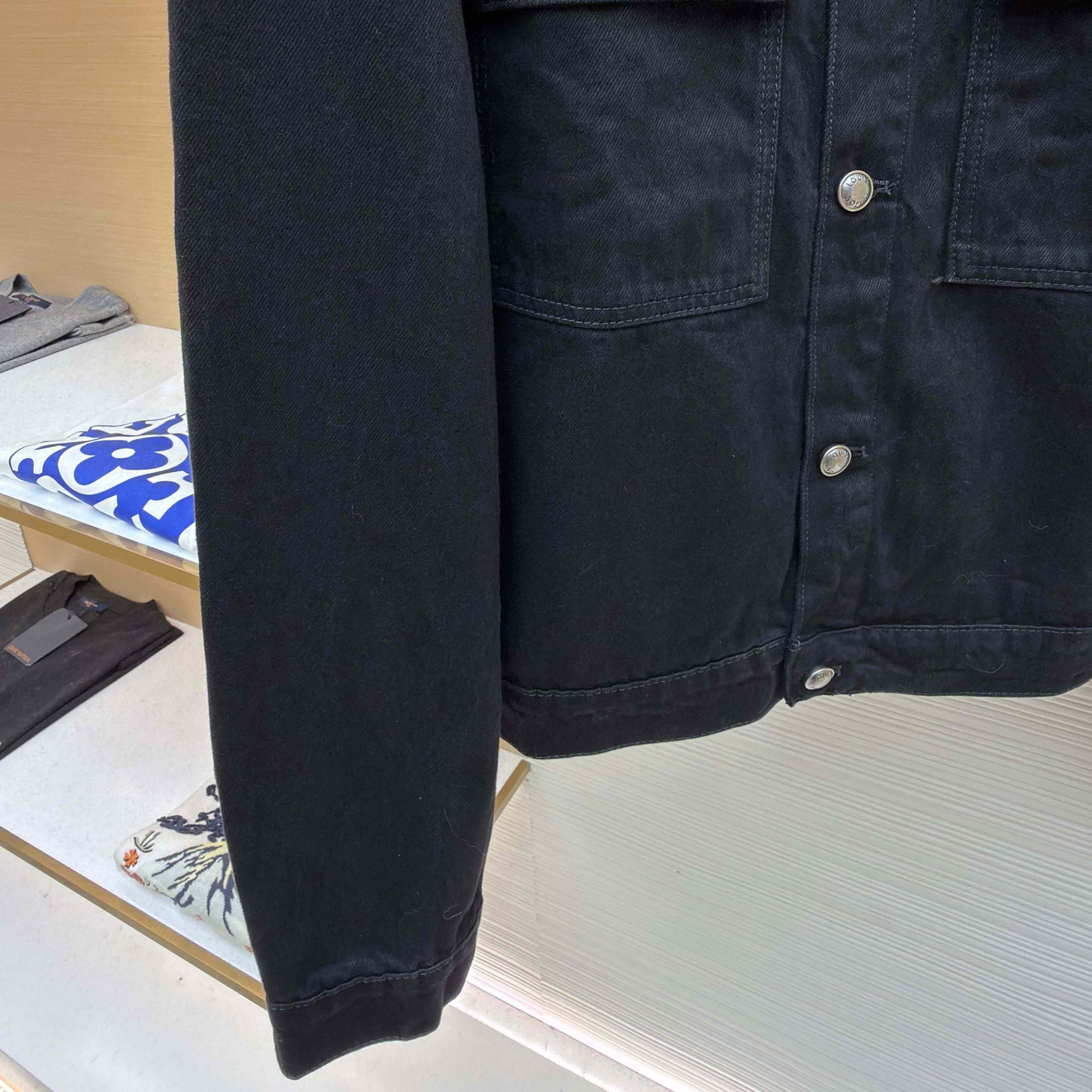 Louis Vuitton Monogram Destroy Denim Trucker Jacket - DesignerGu