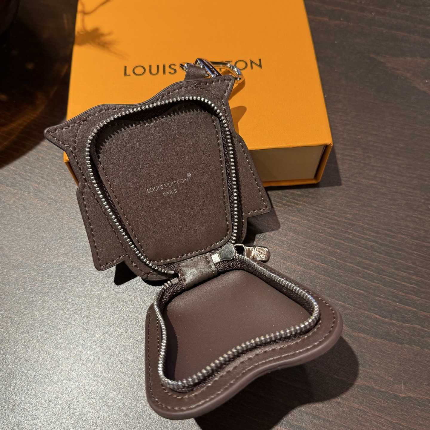 Louis Vuitton LV Owl Bag Charm S00 - DesignerGu