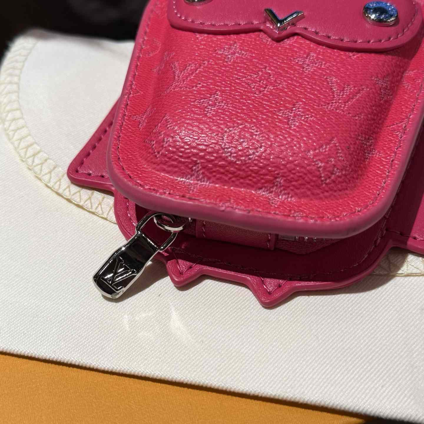 Louis Vuitton LV Owl Bag Charm S00 - DesignerGu