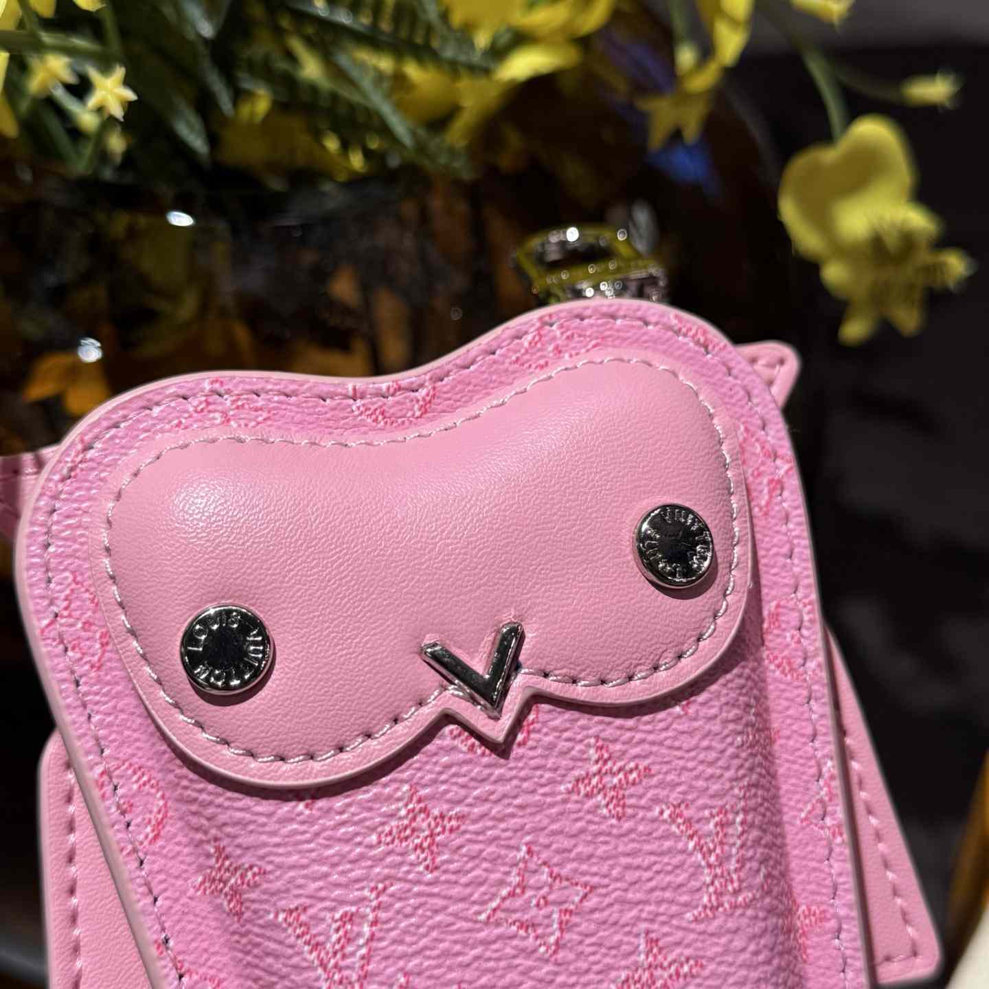 Louis Vuitton LV Owl Bag Charm S00 - DesignerGu