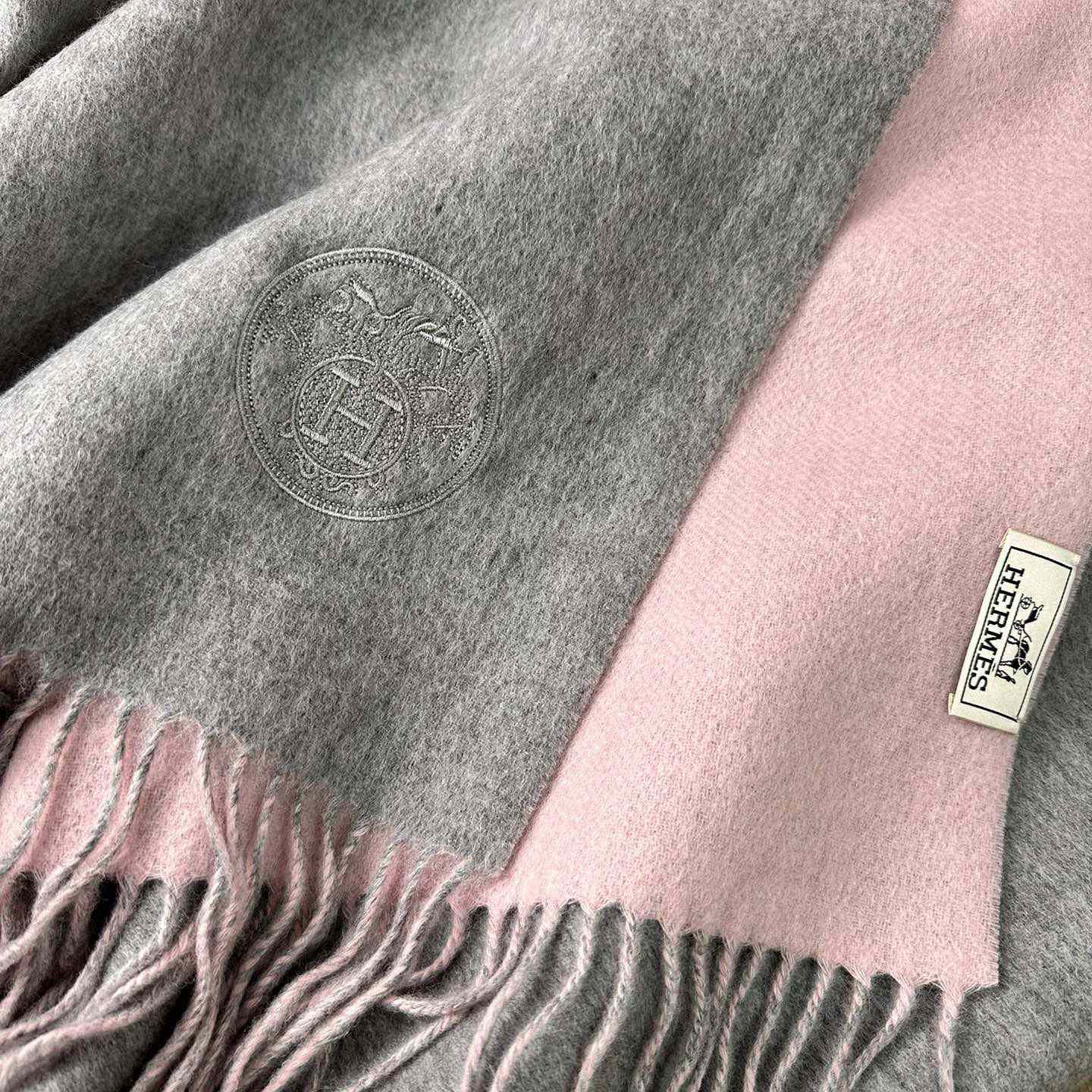 Hermès double-sided cashwool scarf - DesignerGu