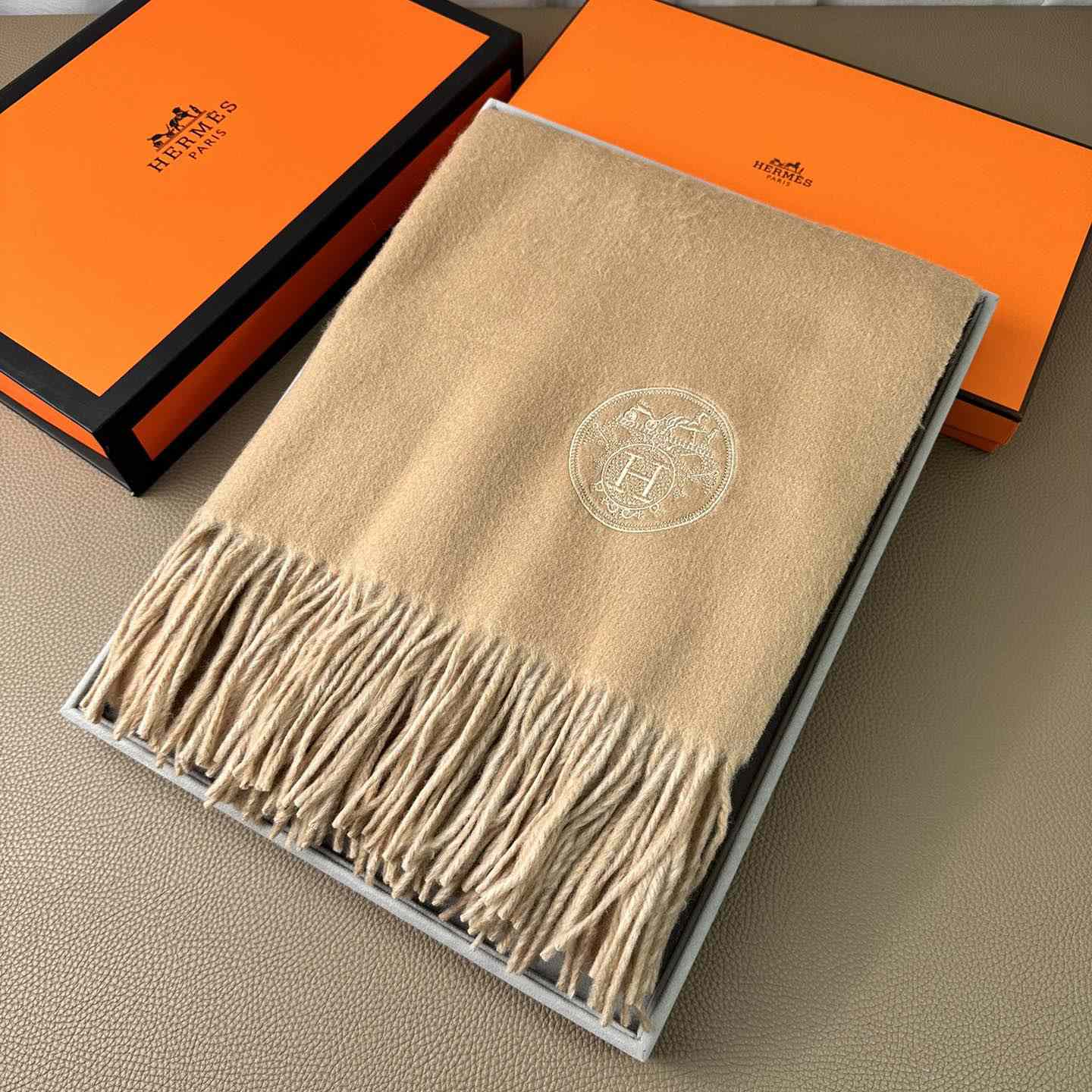 Hermès double-sided cashwool scarf - DesignerGu