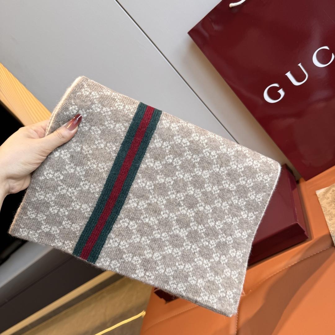 Gucci GG Supreme Scarf - DesignerGu