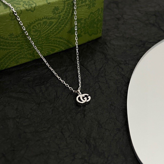Gucci GG Marmont Pendant Necklace - DesignerGu