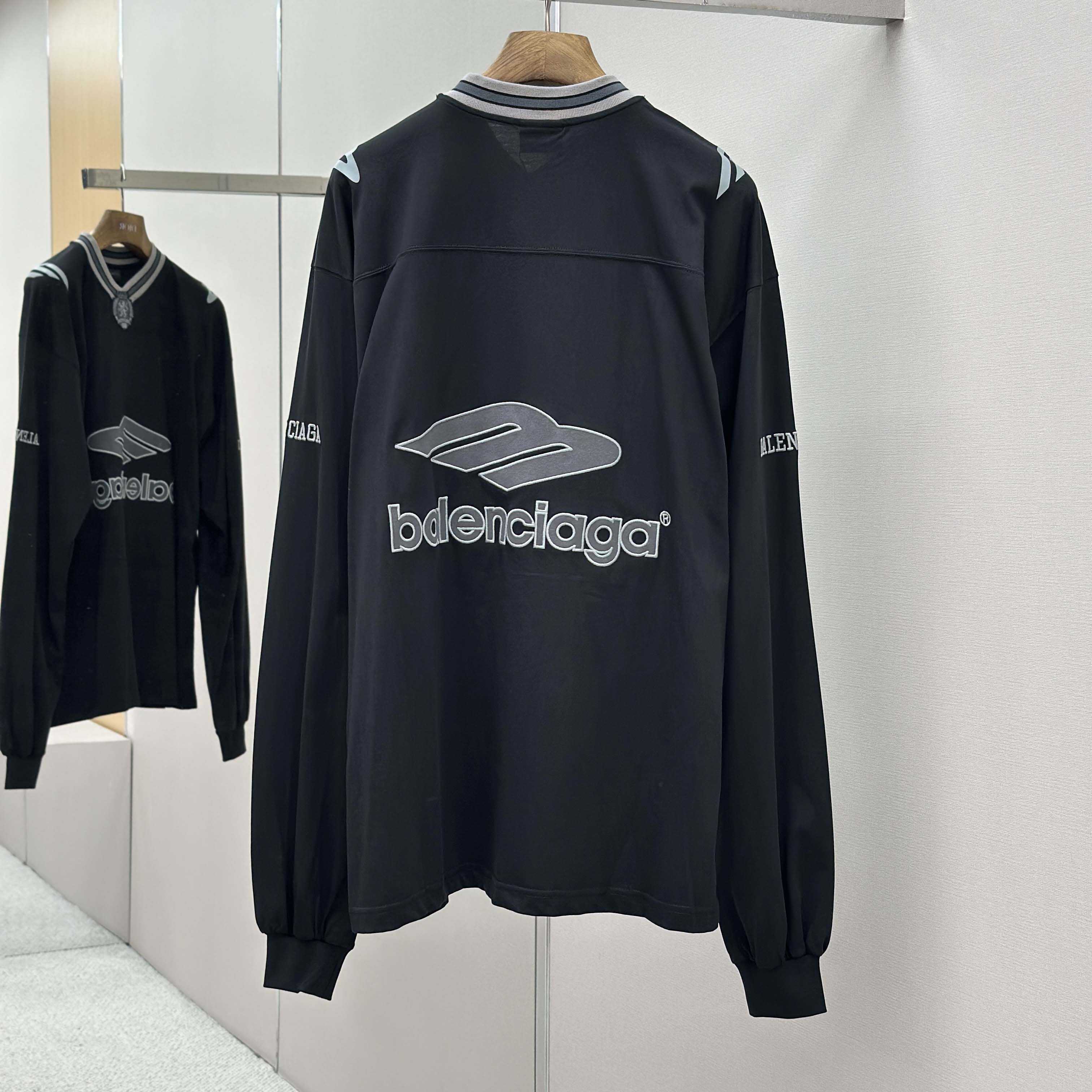 Balenciaga 3B Football Long Sleeve V-Neck T-Shirt In Black - DesignerGu