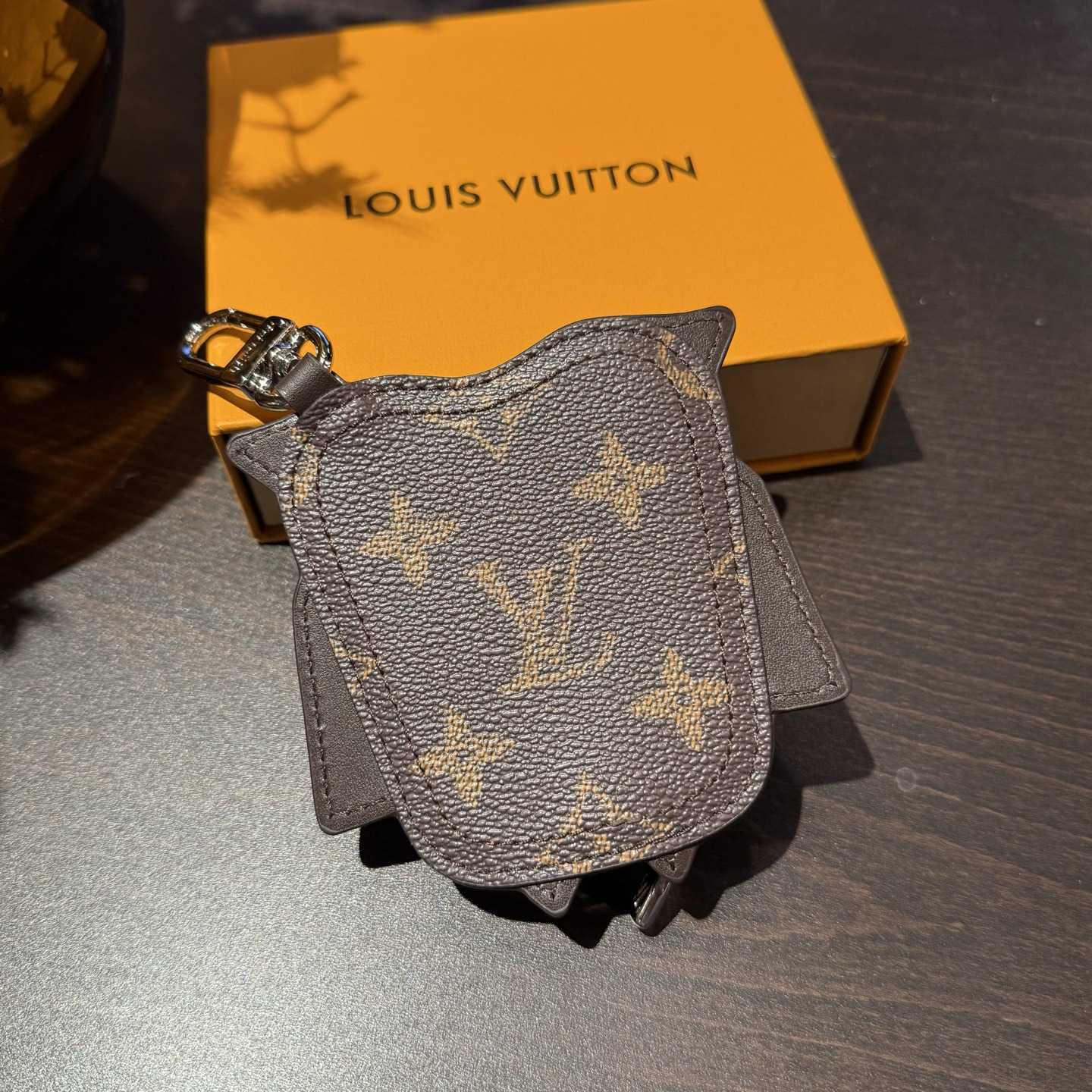 Louis Vuitton LV Owl Bag Charm S00 - DesignerGu