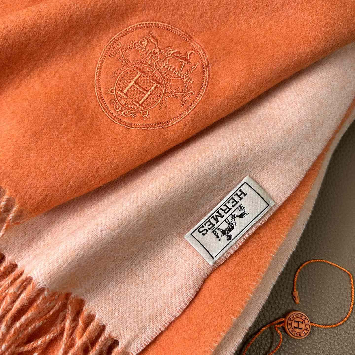 Hermès double-sided cashwool scarf - DesignerGu