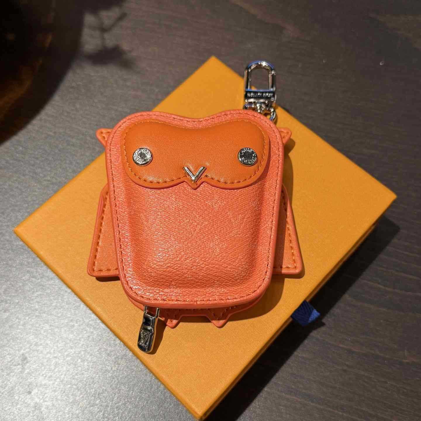 Louis Vuitton LV Owl Bag Charm S00 - DesignerGu