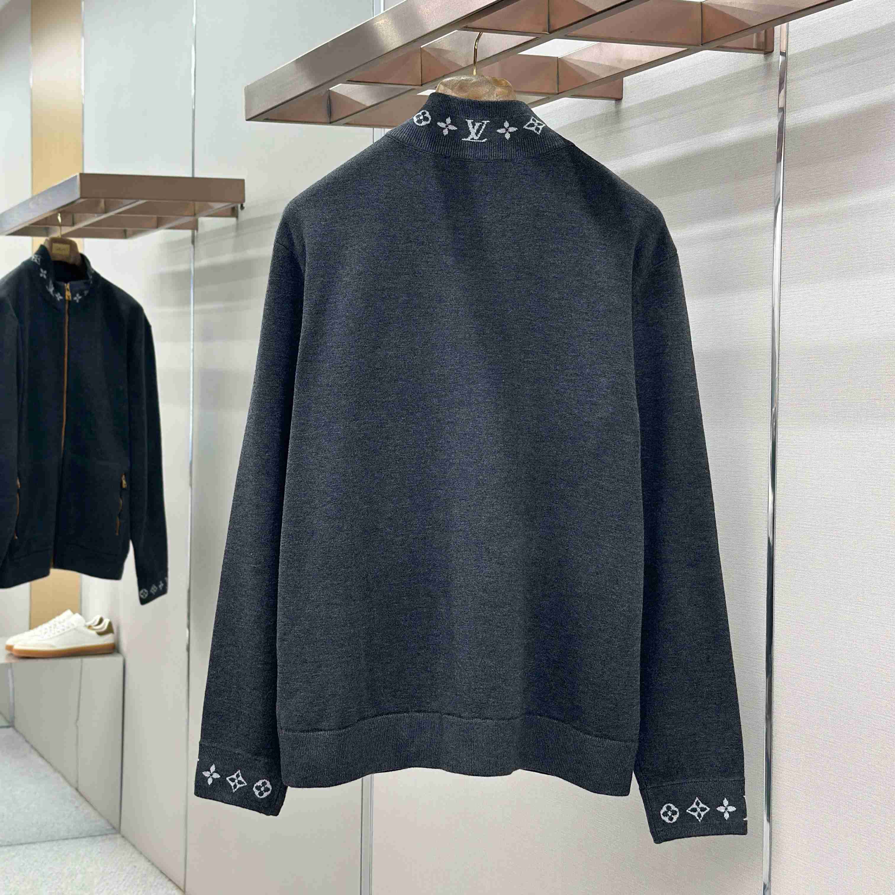 Louis Vuitton Zippered Fleece Blouson    1AJTU2 - DesignerGu