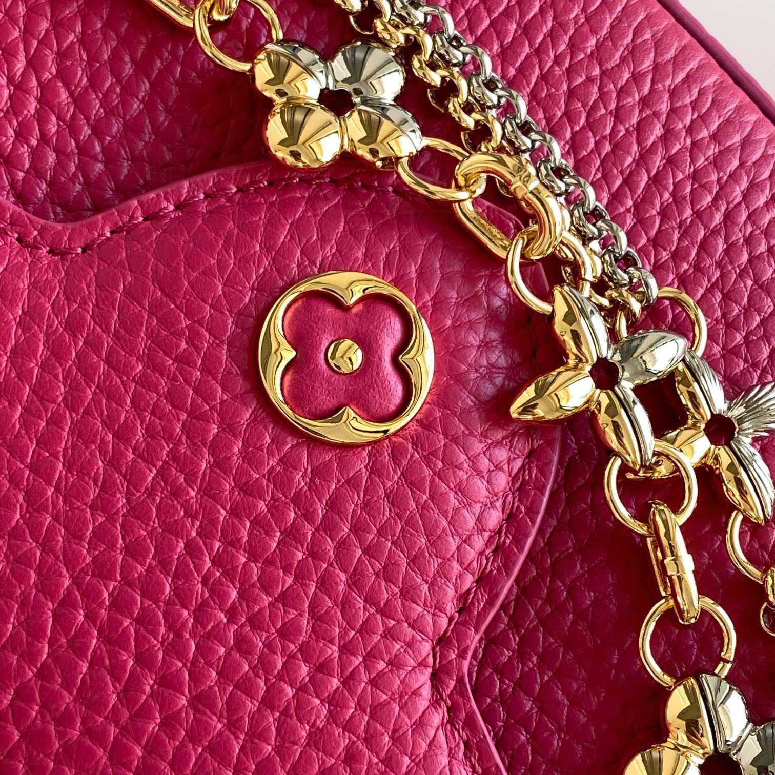 Louis Vuitton Capucines Mini M26507 - DesignerGu